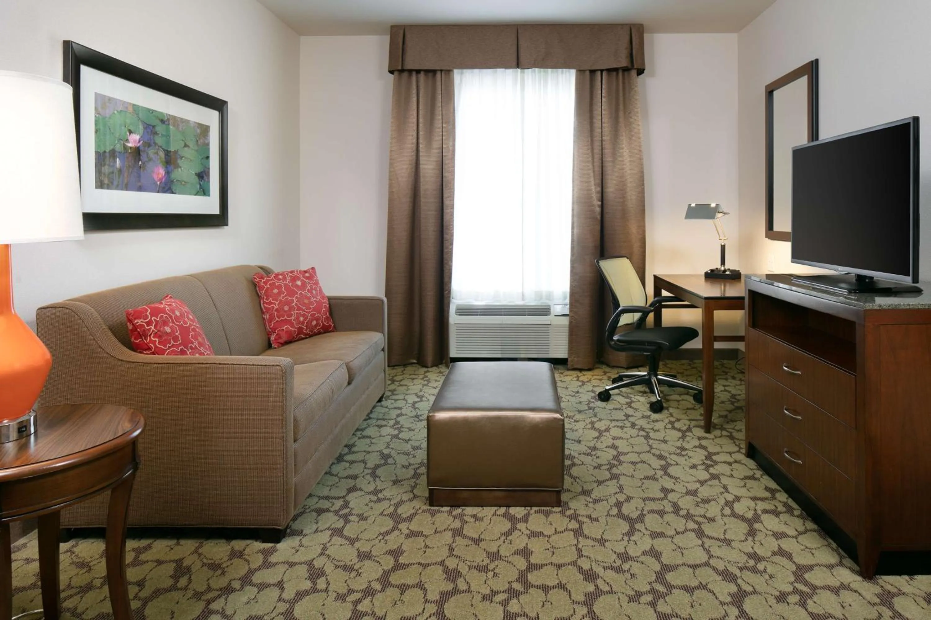 One-Bedroom King Suite - Hearing Access in Hilton Garden Inn Bettendorf/ Quad Cities