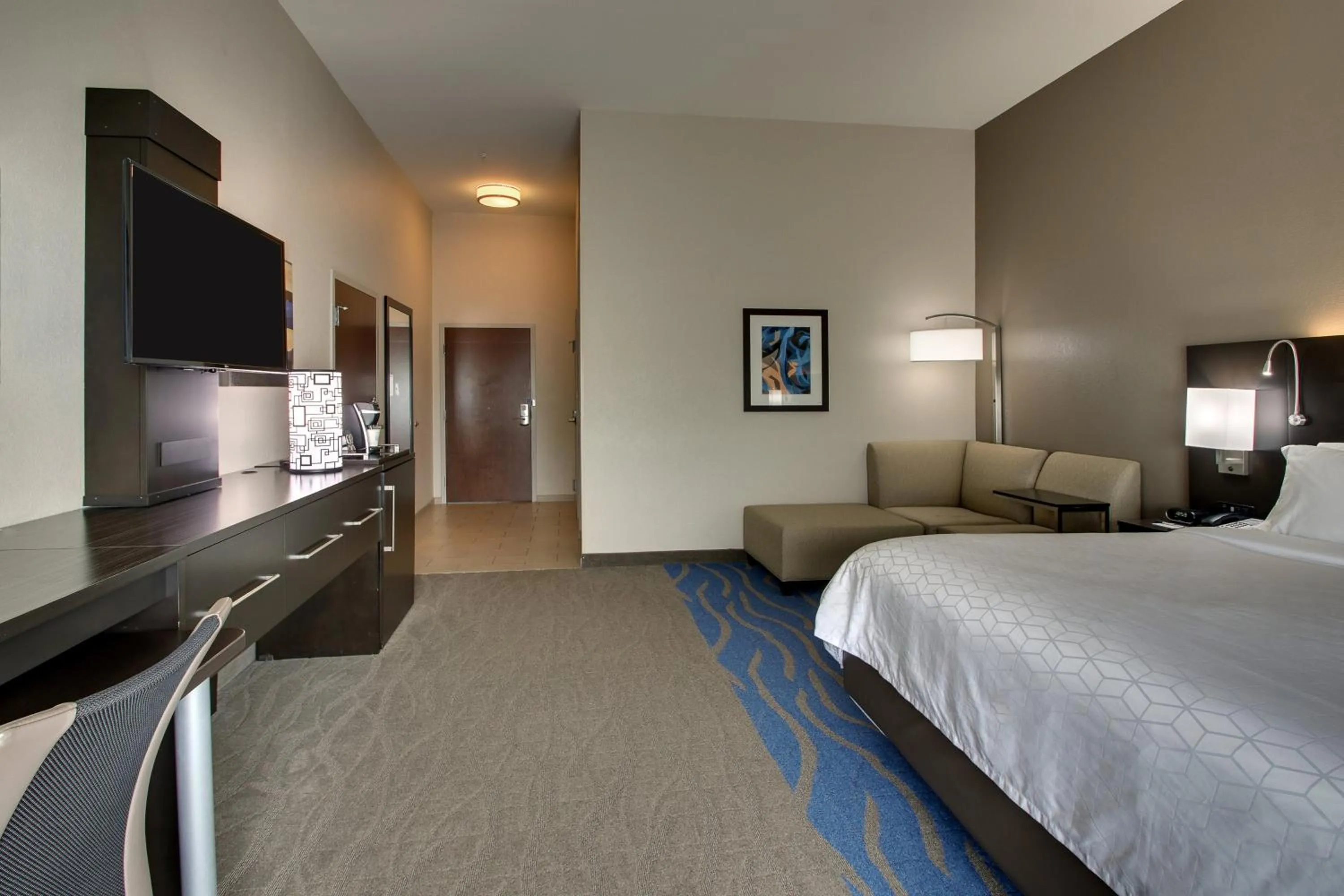 Standard King Room in Holiday Inn Express & Suites Lancaster East - Strasburg by IHG