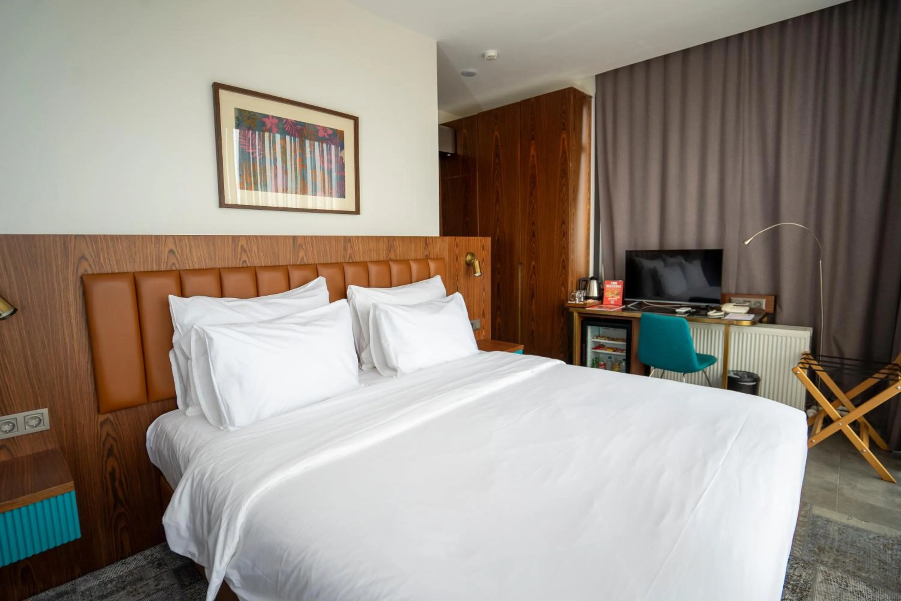 Superior Suite with Sea View in Numi Hotel