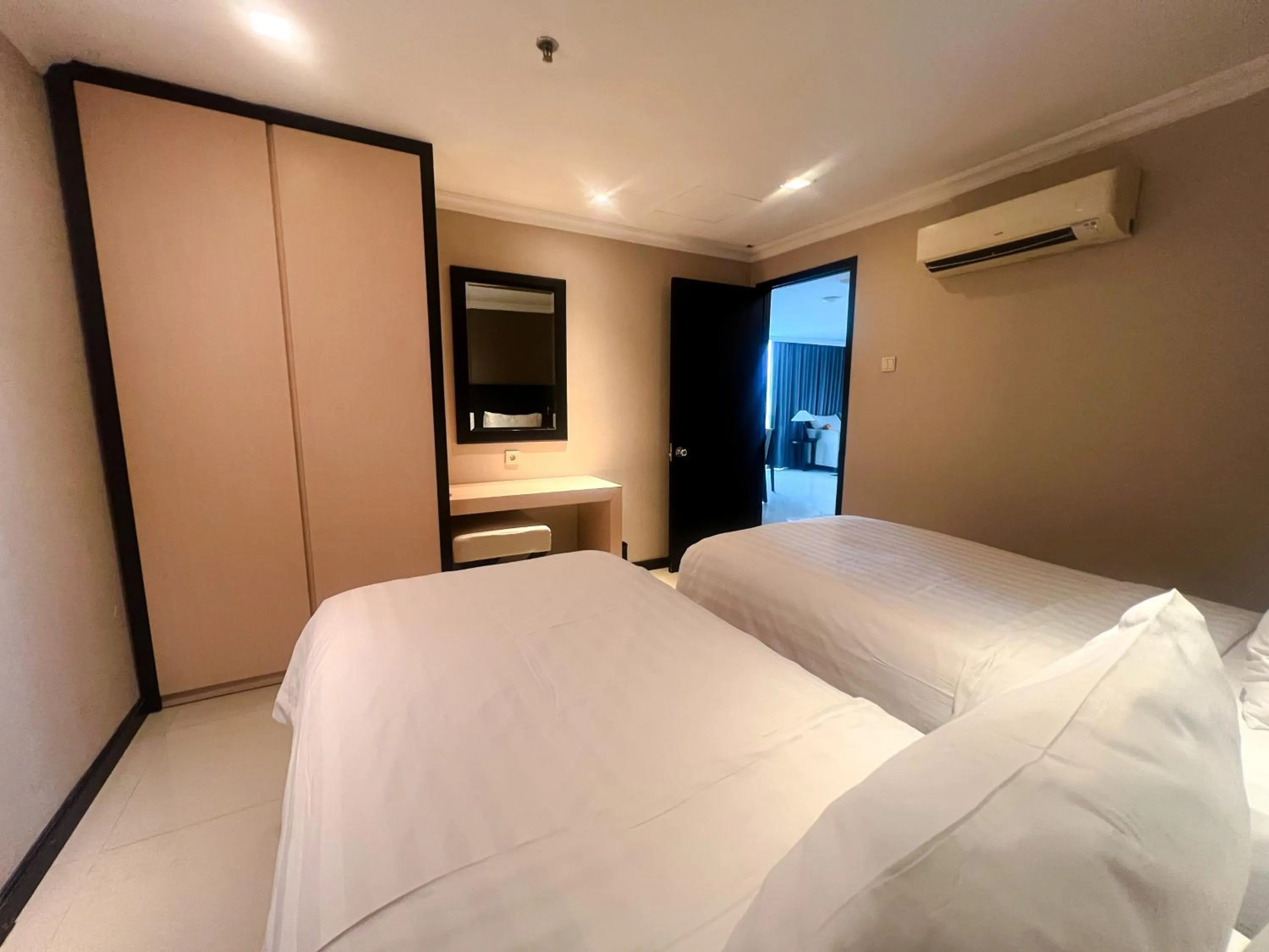 Three-Bedroom Deluxe Apartment in Kristal Hotel Jakarta
