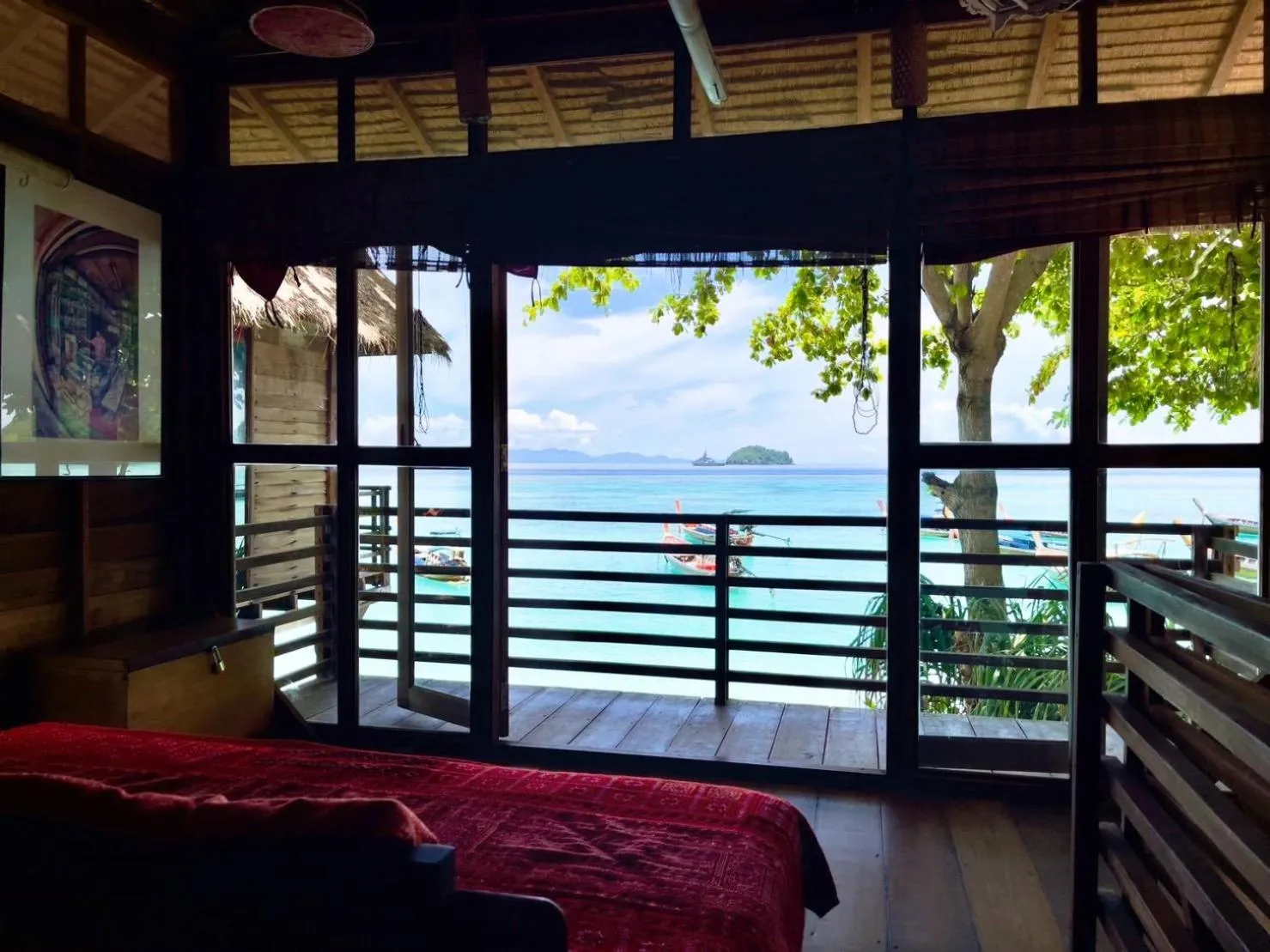 Large Breezy Bungalow - Beach Front in Castaway Resort Koh Lipe
