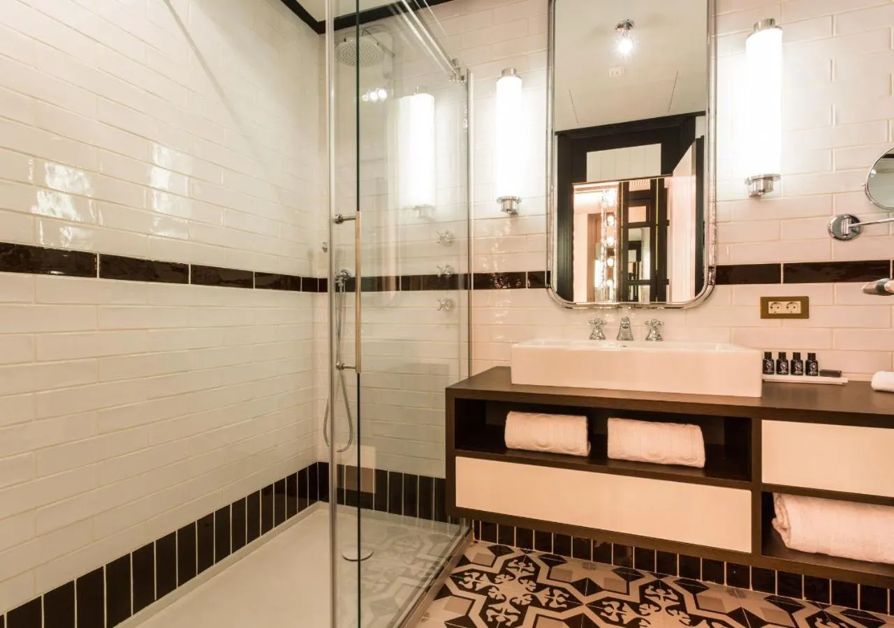 Deluxe Double or Twin Room in Only YOU Hotel Atocha