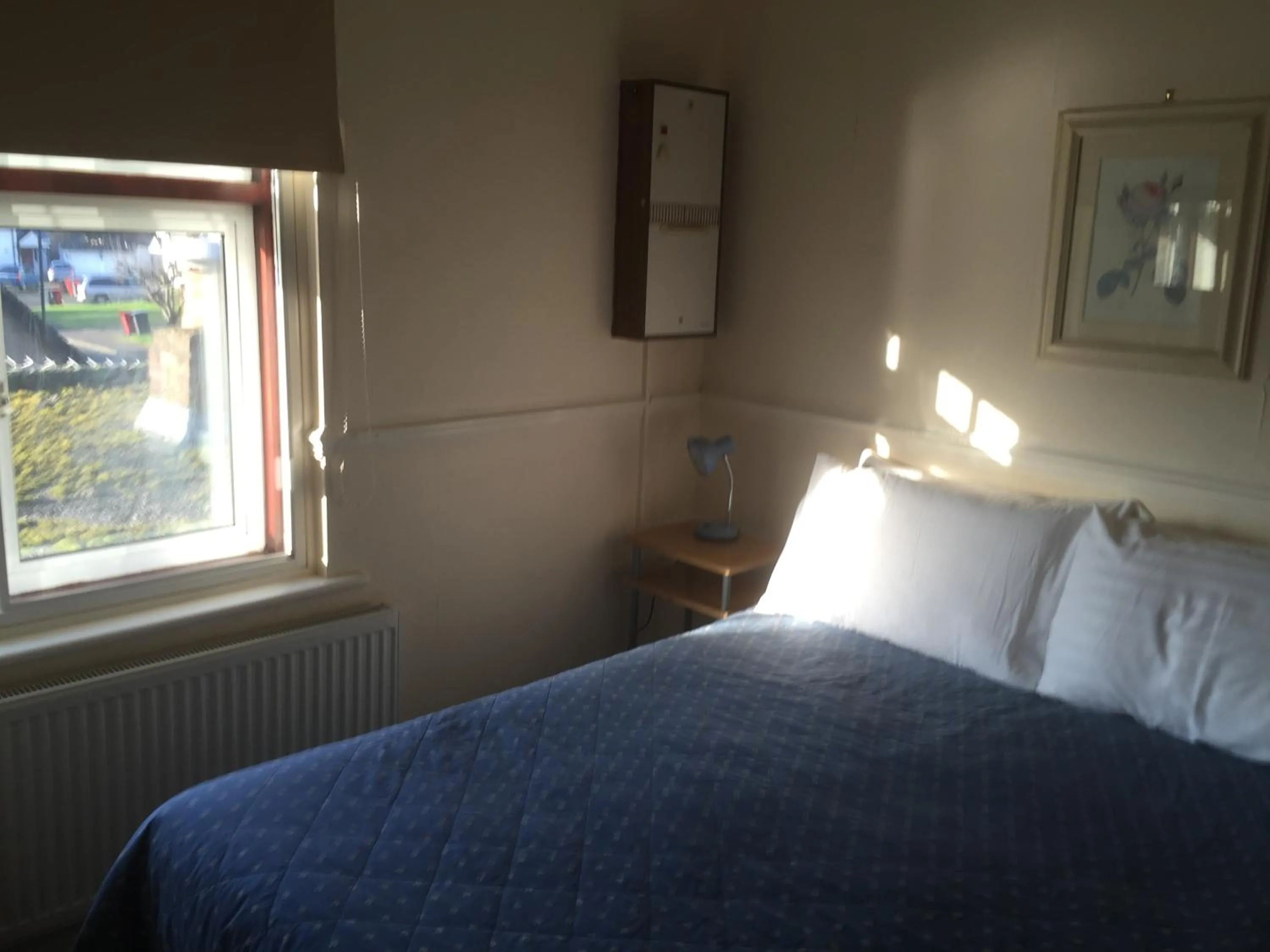 Budget Double Room with Shared Bathroom in Colnbrook Lodge Guest House