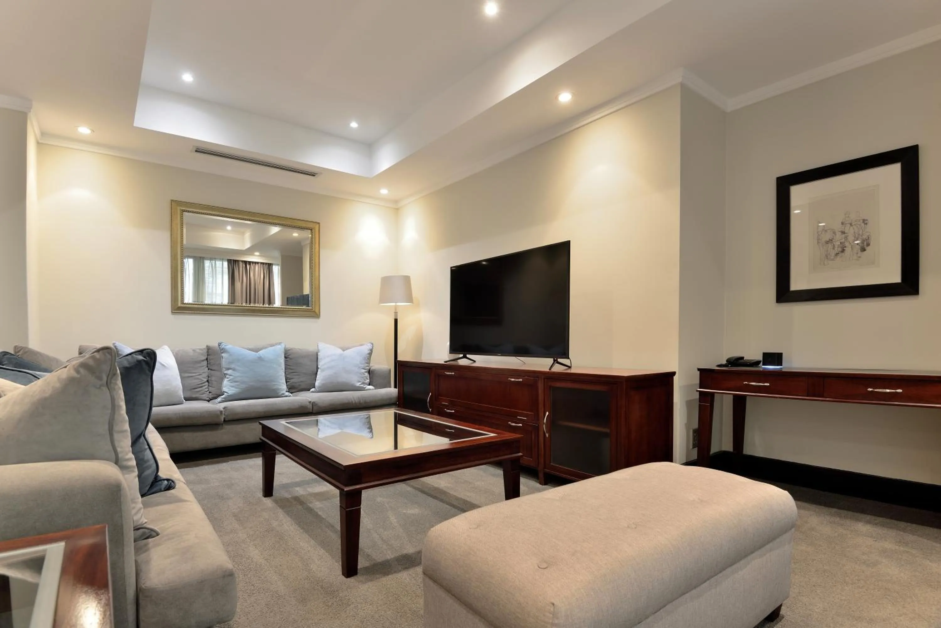 1 Bedroom Luxury Suite - single occupancy in Raphael Suites