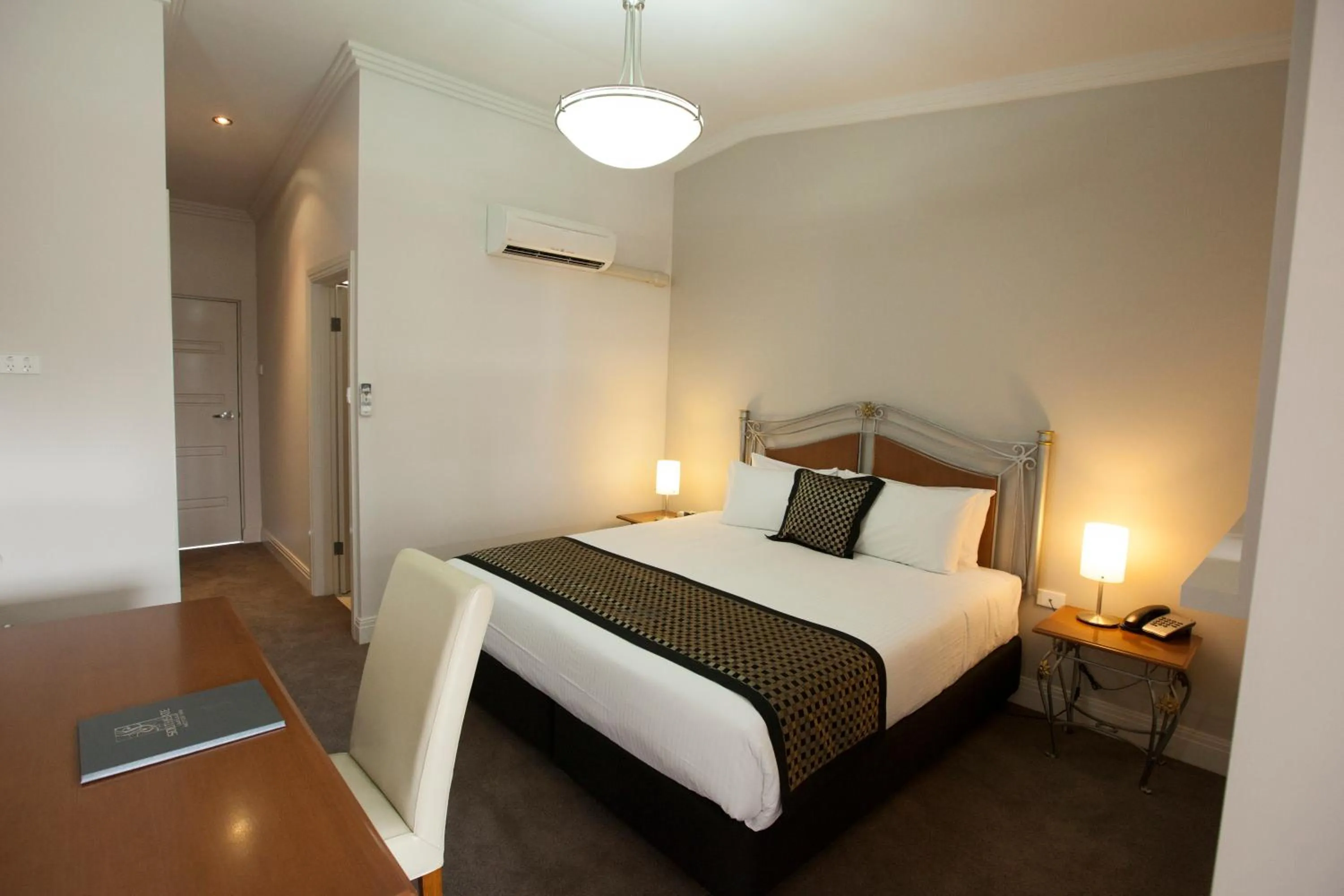 One-Bedroom Apartment in Southgate