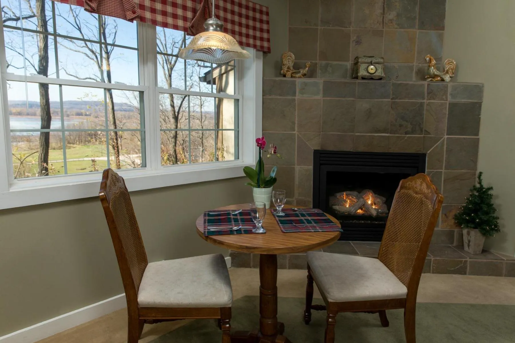 Bungalow - Water Front  in Goldmoor Inn & Resort