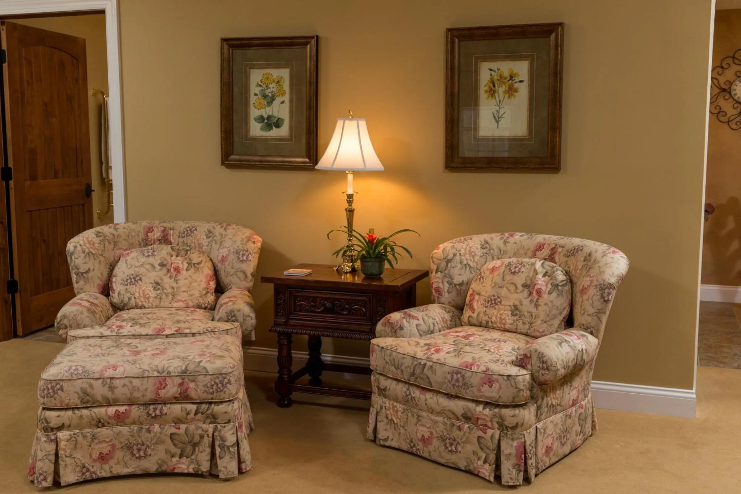 Suite with Balcony in Goldmoor Inn & Resort