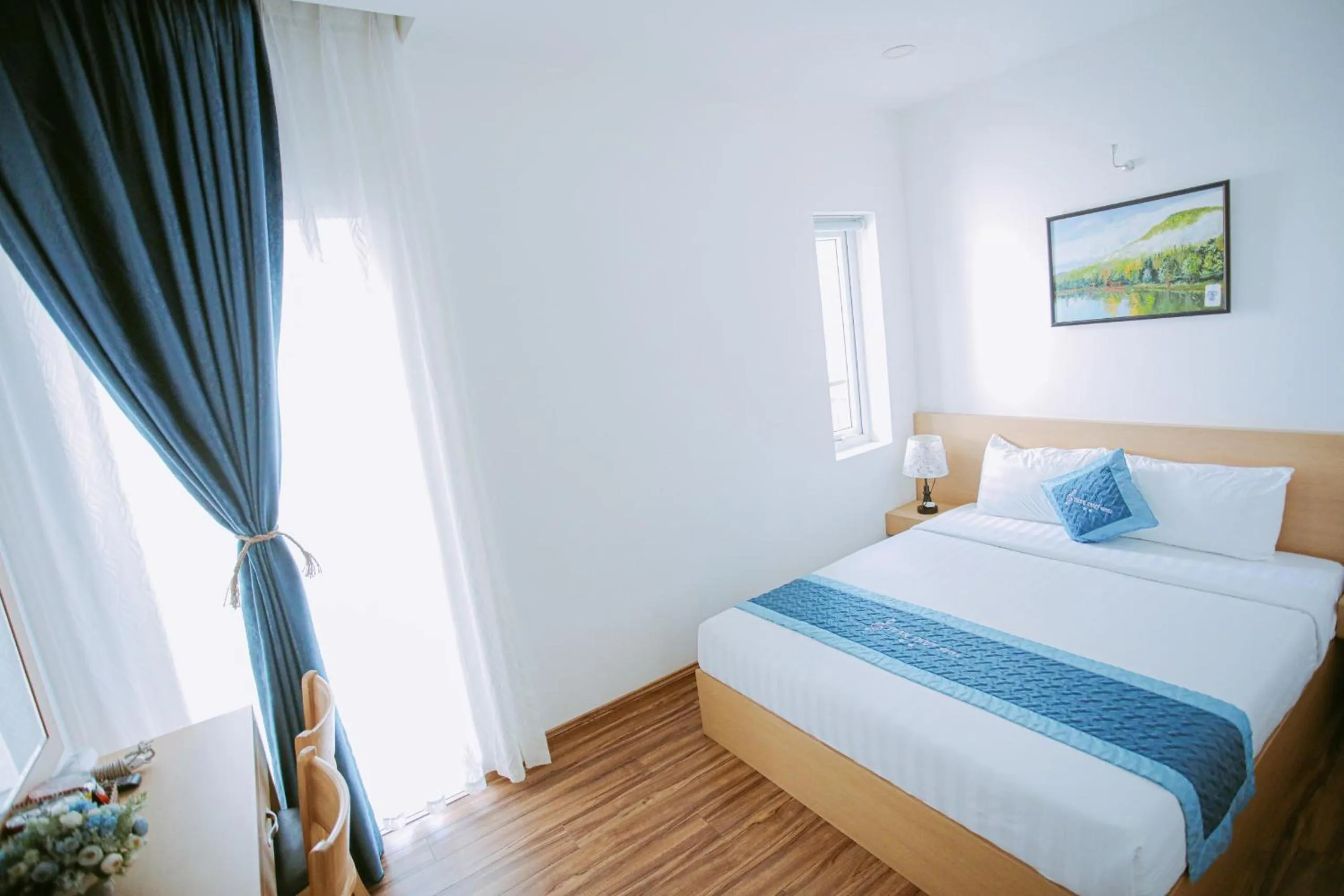 Deluxe Double Room with Balcony in Tuan Thuy Hotel