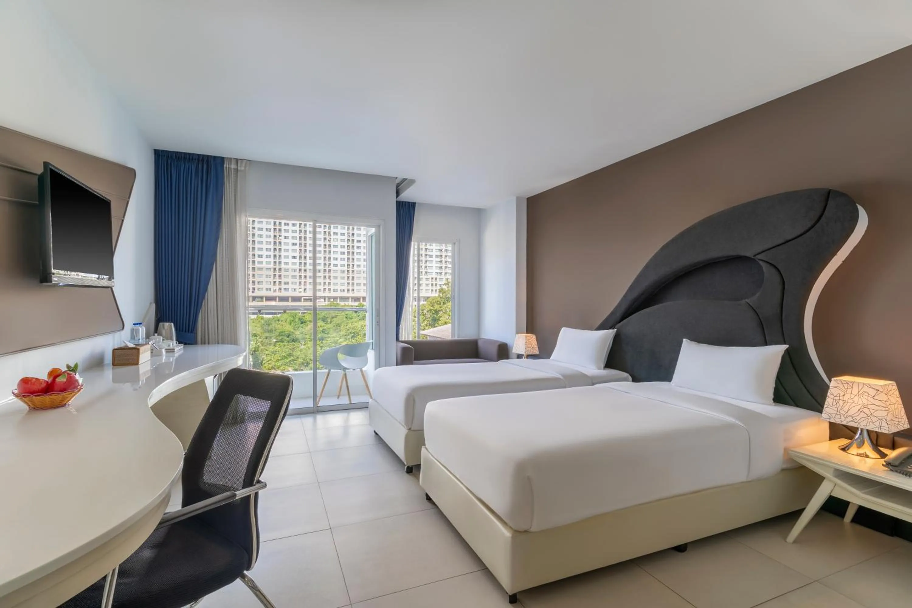 Deluxe Twin Room in Blue Boat Hotel JC