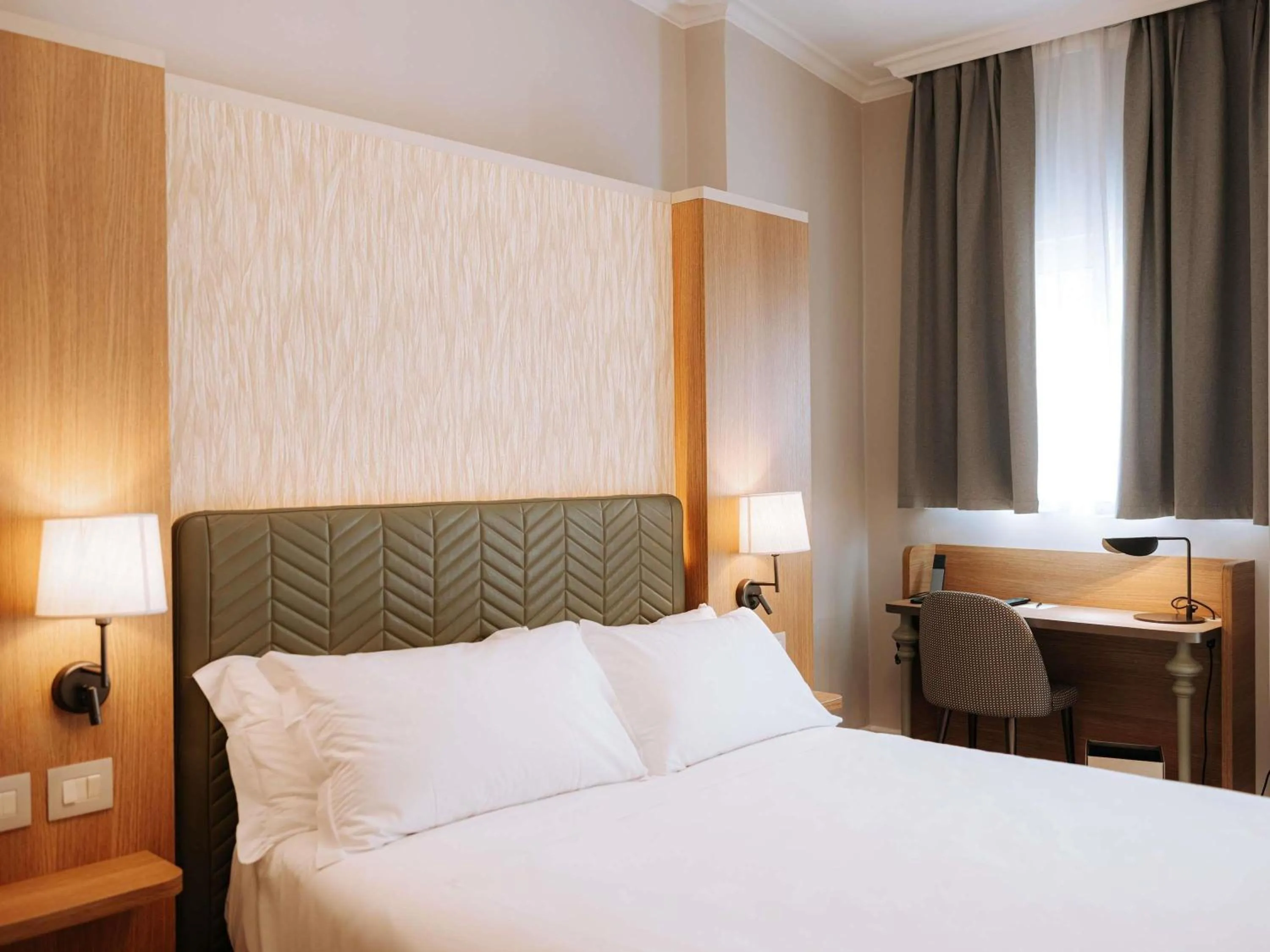 Classic Double or Single Room - single occupancy in Mövenpick Hotel Bari