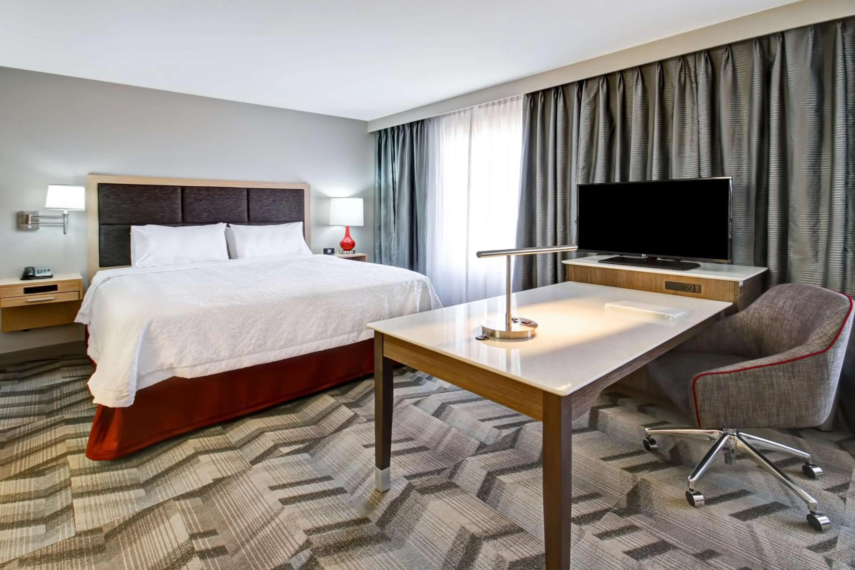 King Studio Suite - Non Smoking in Hampton Inn & Suites - Medicine Hat