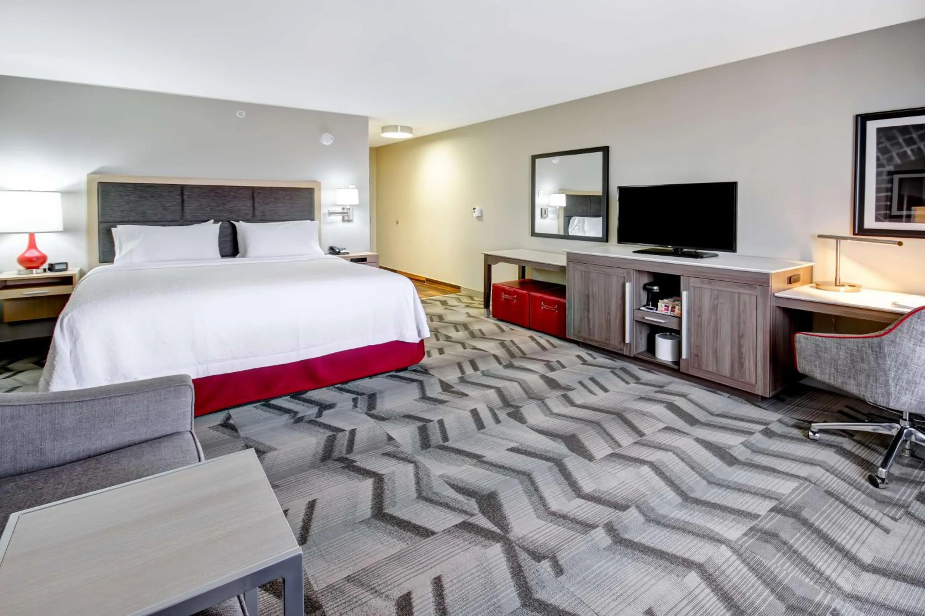 King Room - Non-Smoking in Hampton Inn & Suites - Medicine Hat