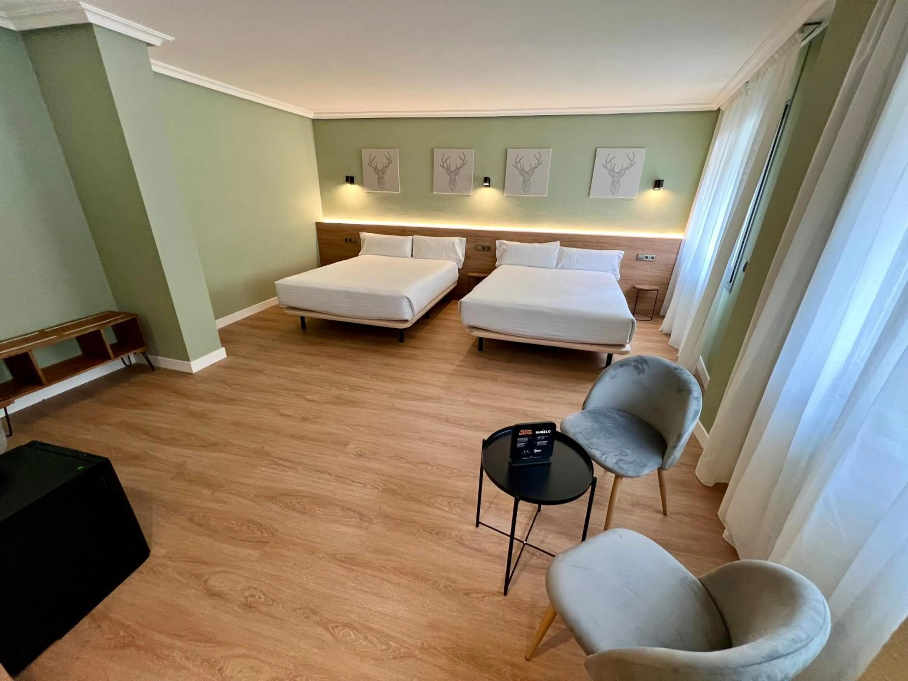 Deluxe Quadruple Room in Yomo Imperial