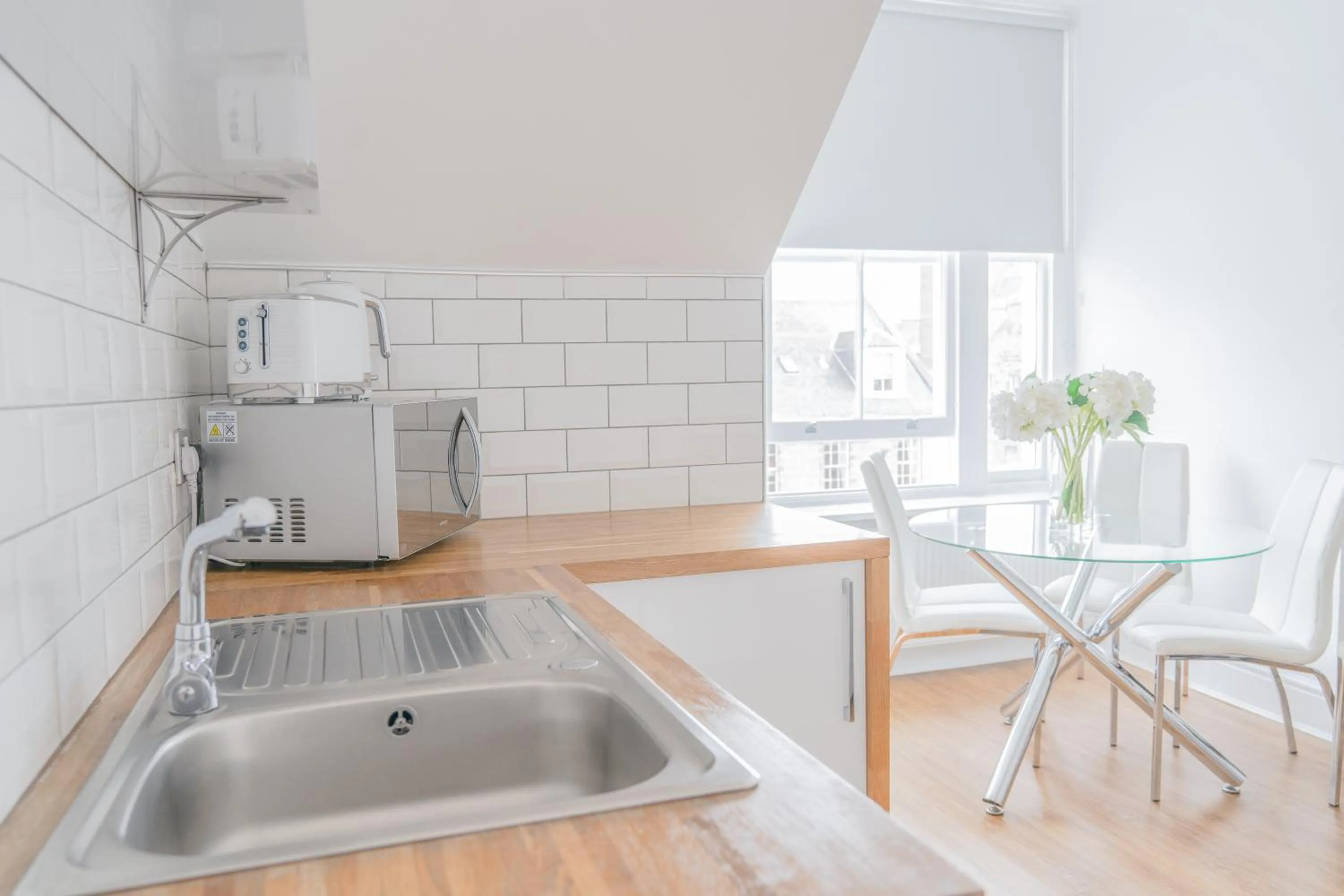 One-Bedroom Apartment in Edinburgh Castle Apartments