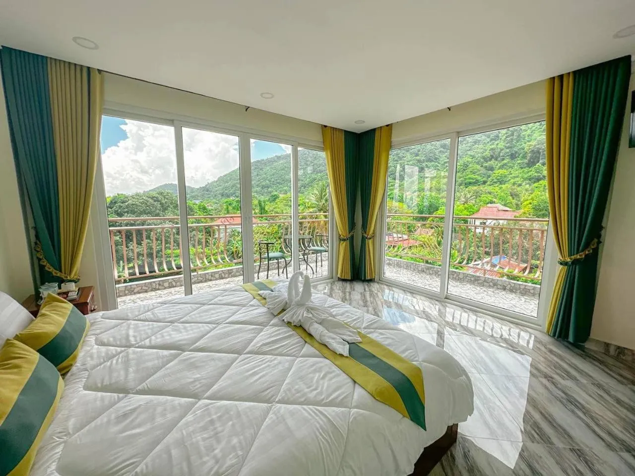 Double Room with Mountain View in Summer Resort