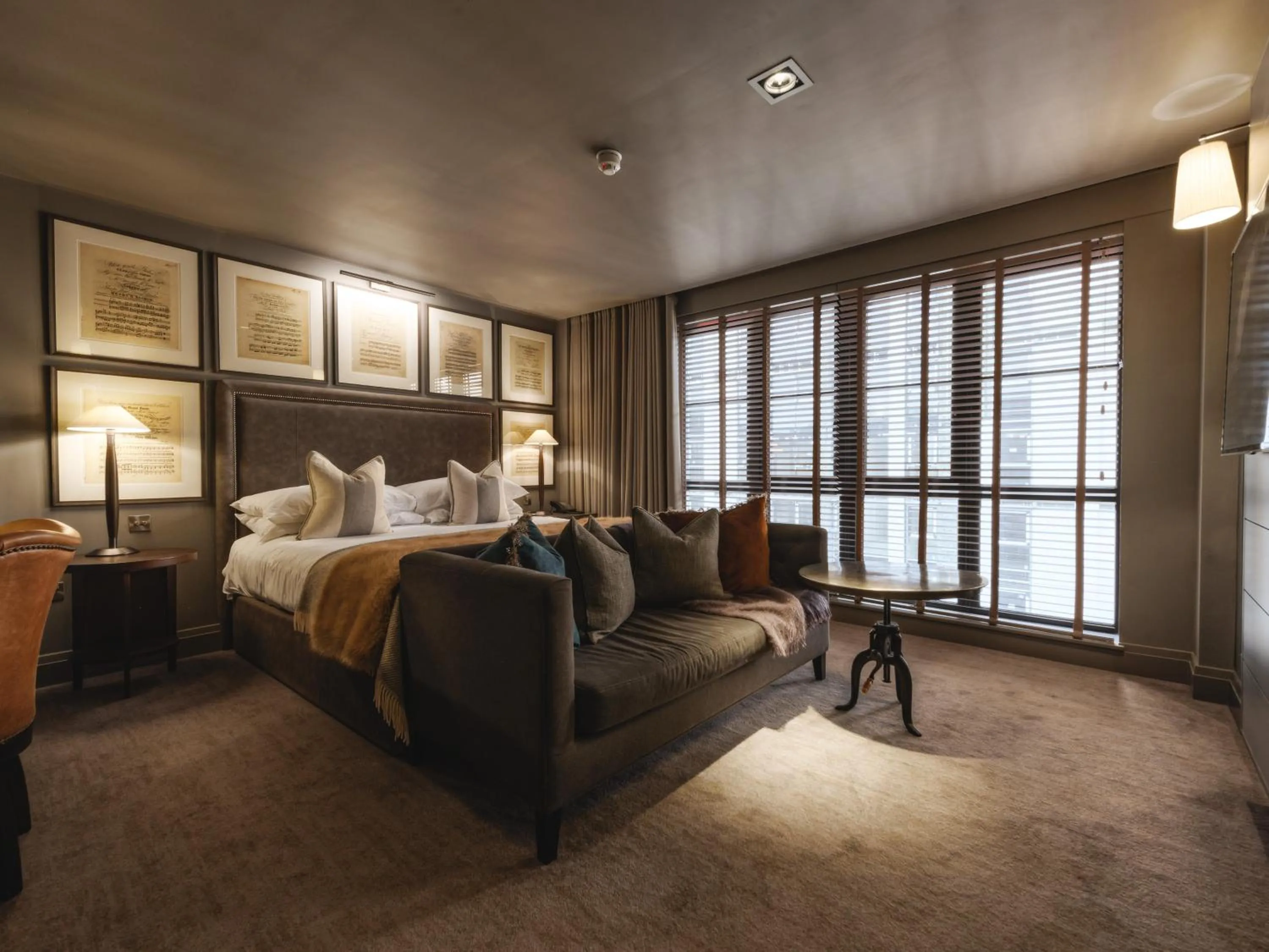 Classic King Room in Dakota Glasgow