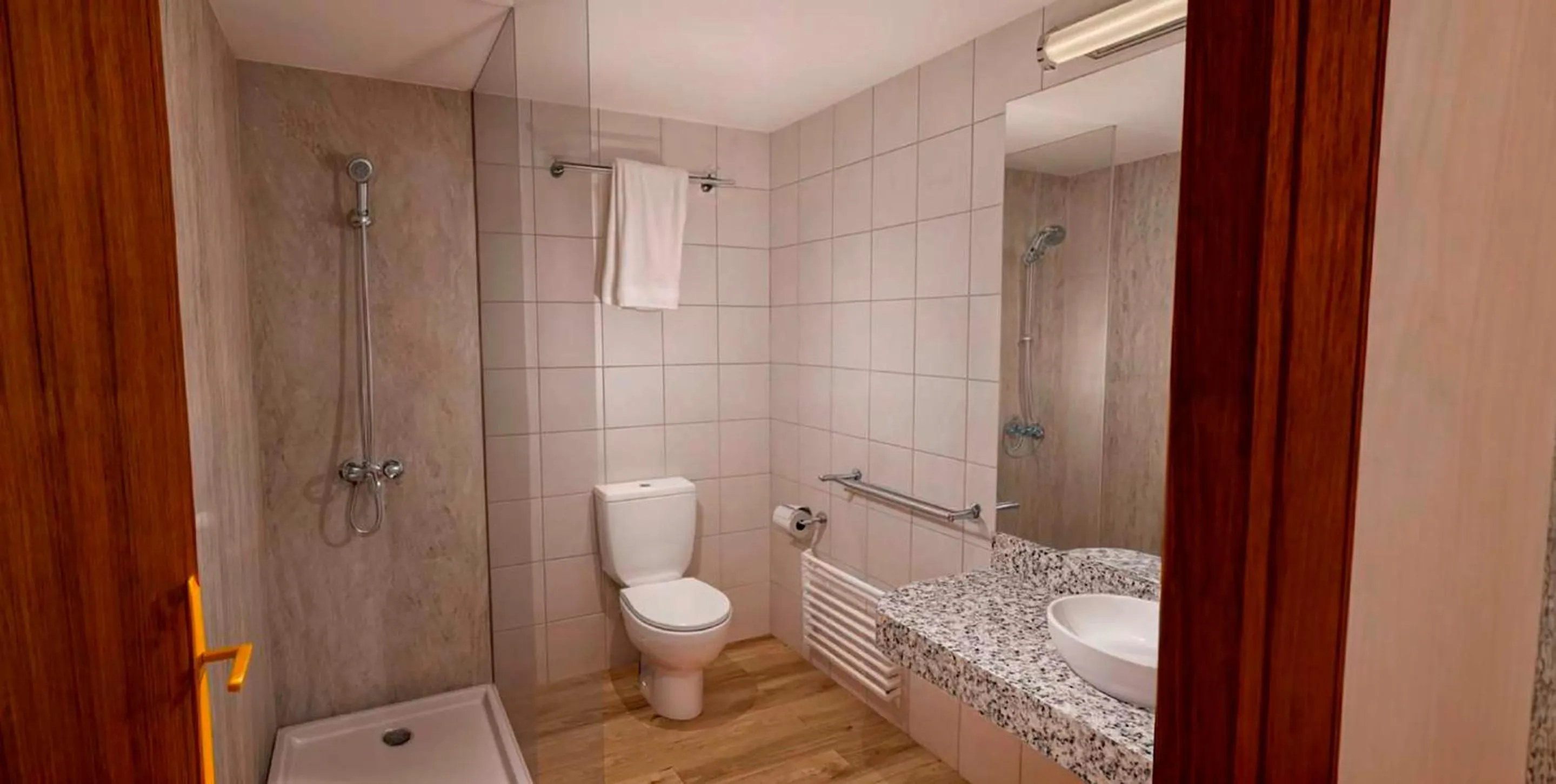 Superior Triple Room in Hotel Cervol by Nexta