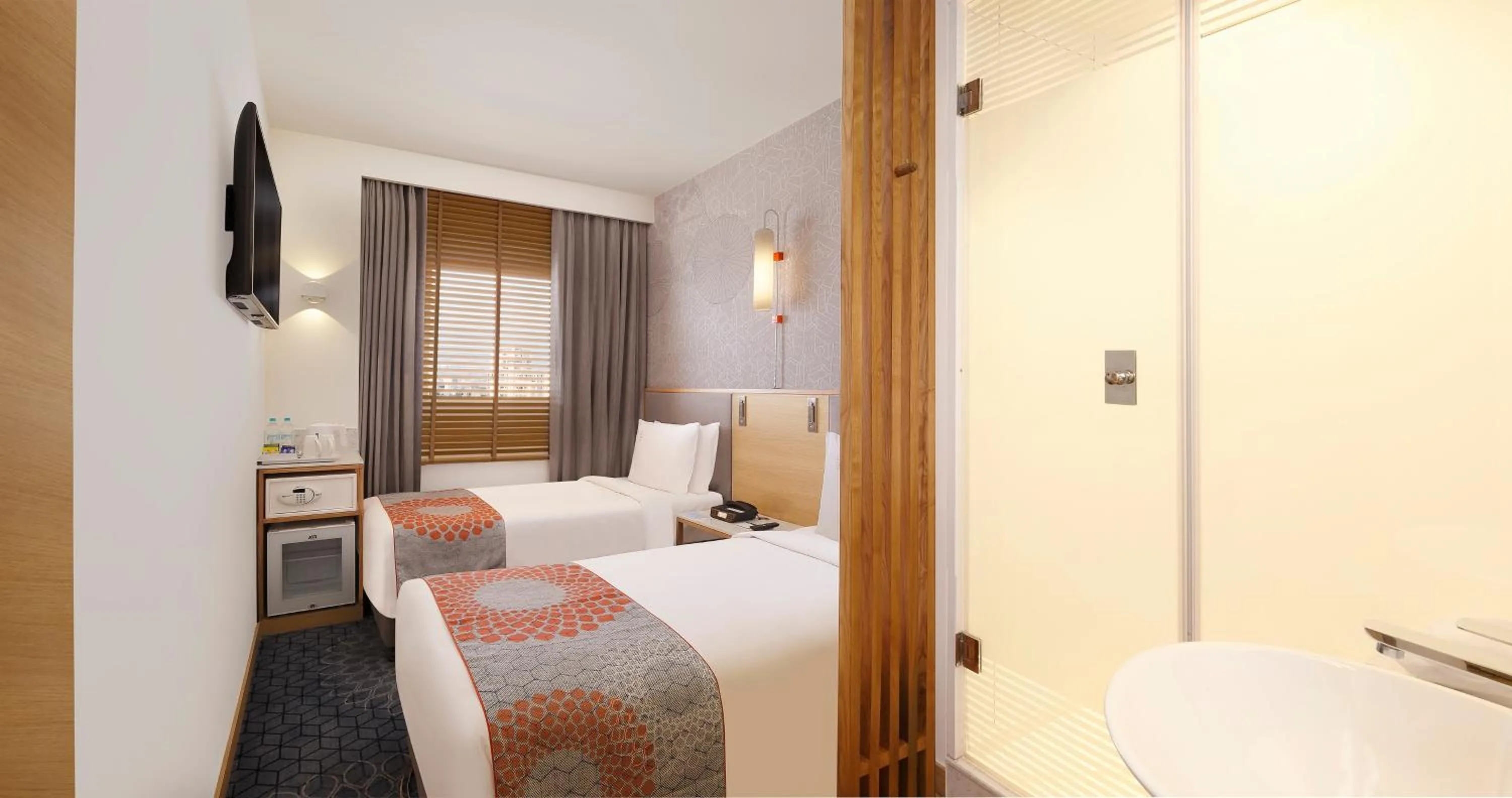 Standard Twin Room with Two Single Beds - Top Floor in Holiday Inn Express Chennai OMR Thoraipakkam by IHG