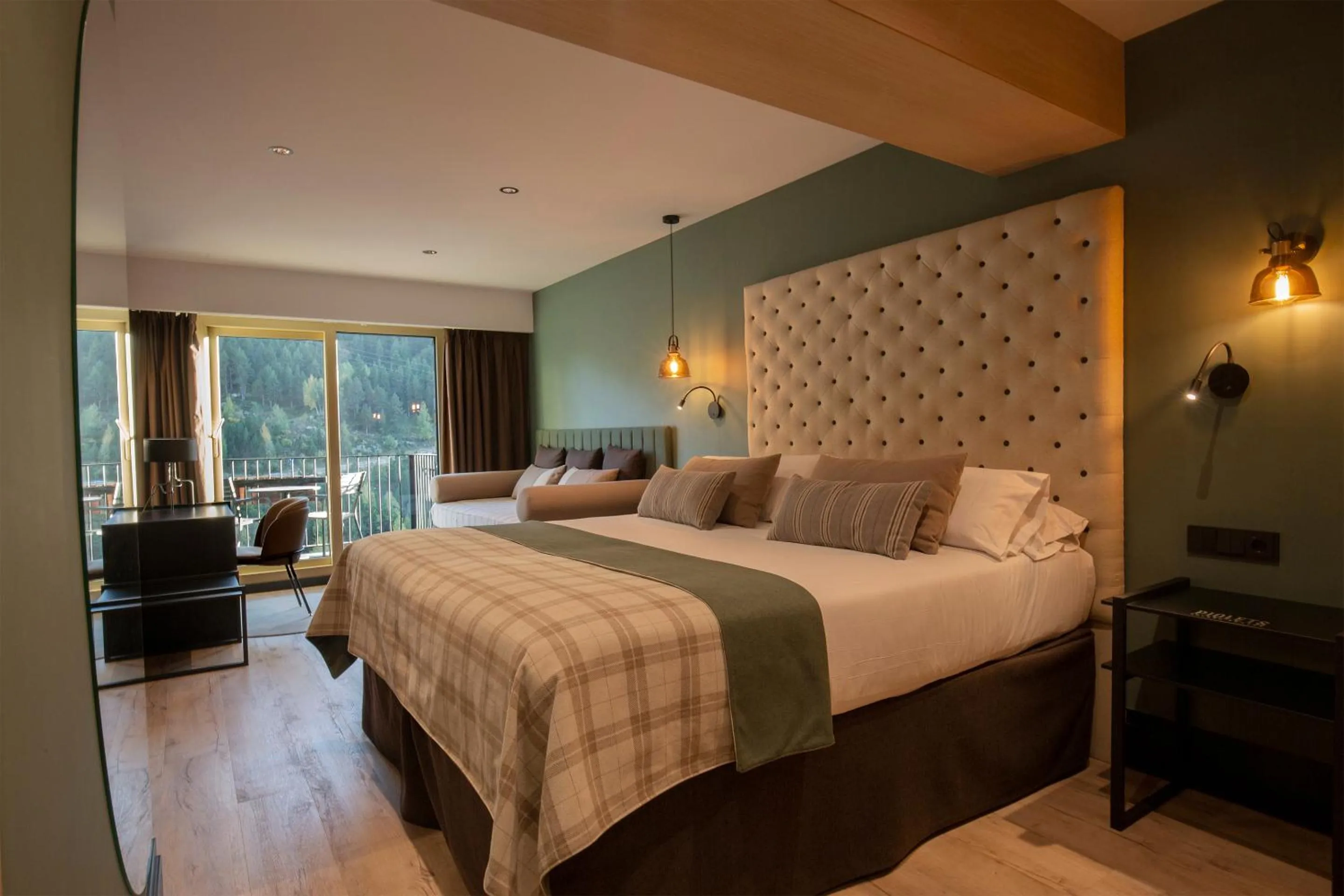 Superior Double Room in Hotel Piolets Soldeu Centre