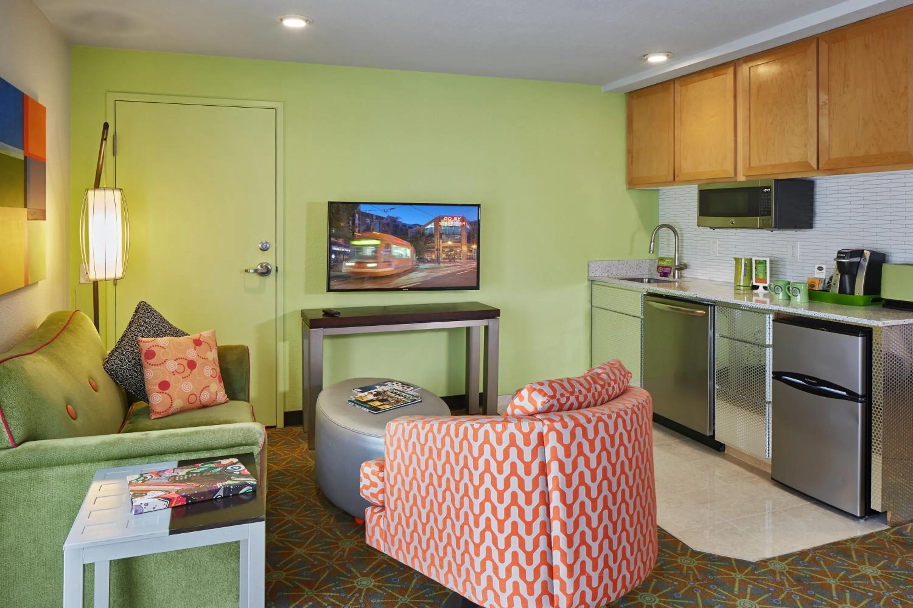 Patio Queen in Inn at Northrup Station