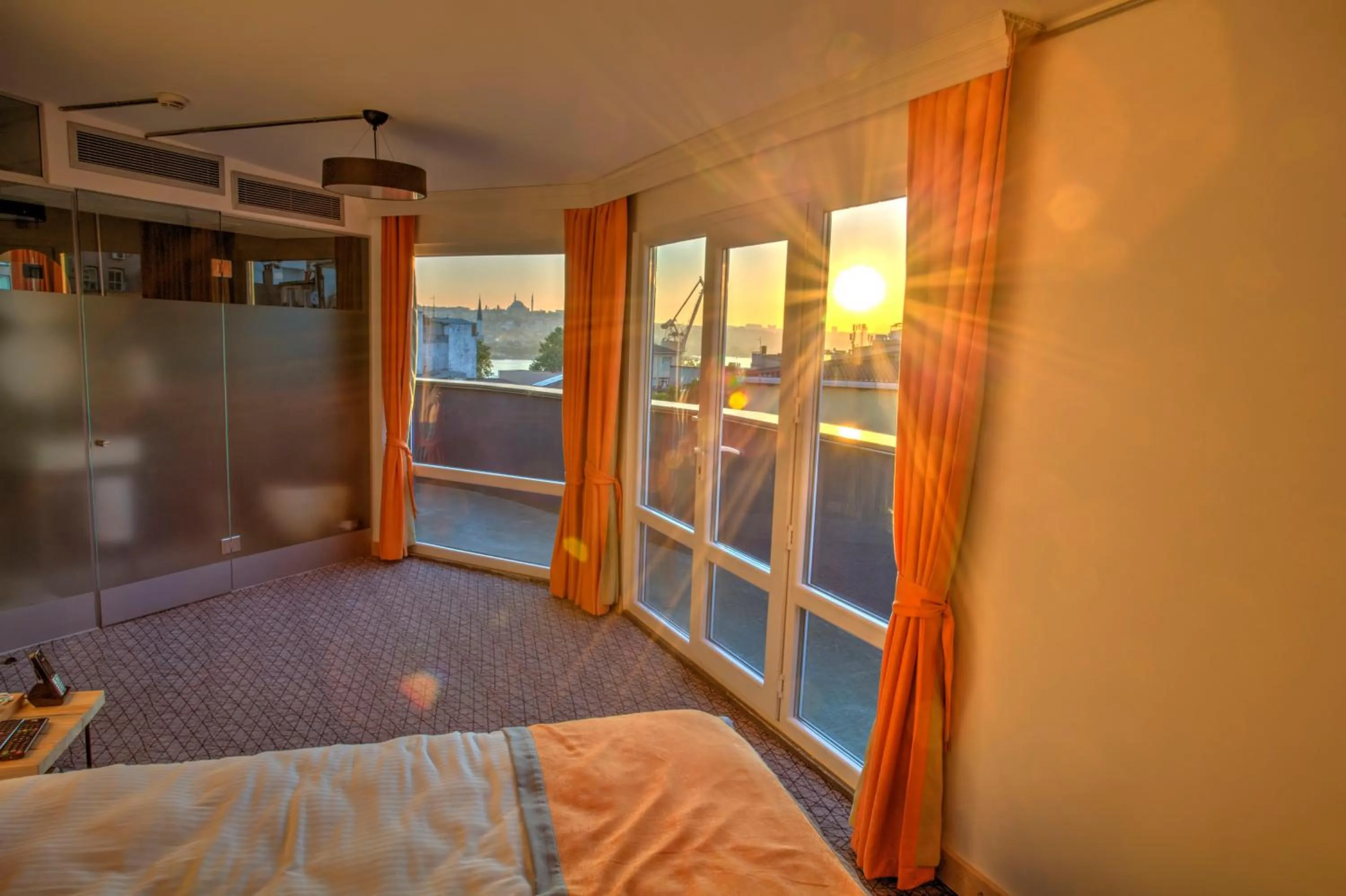 Junior Suite with Sea View in Vavien Hotel