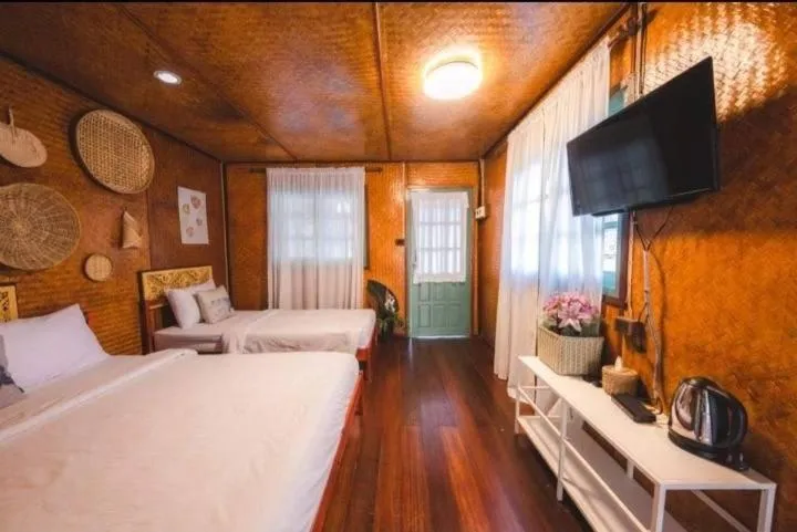 Deluxe Triple Room in Baanpufa Resort