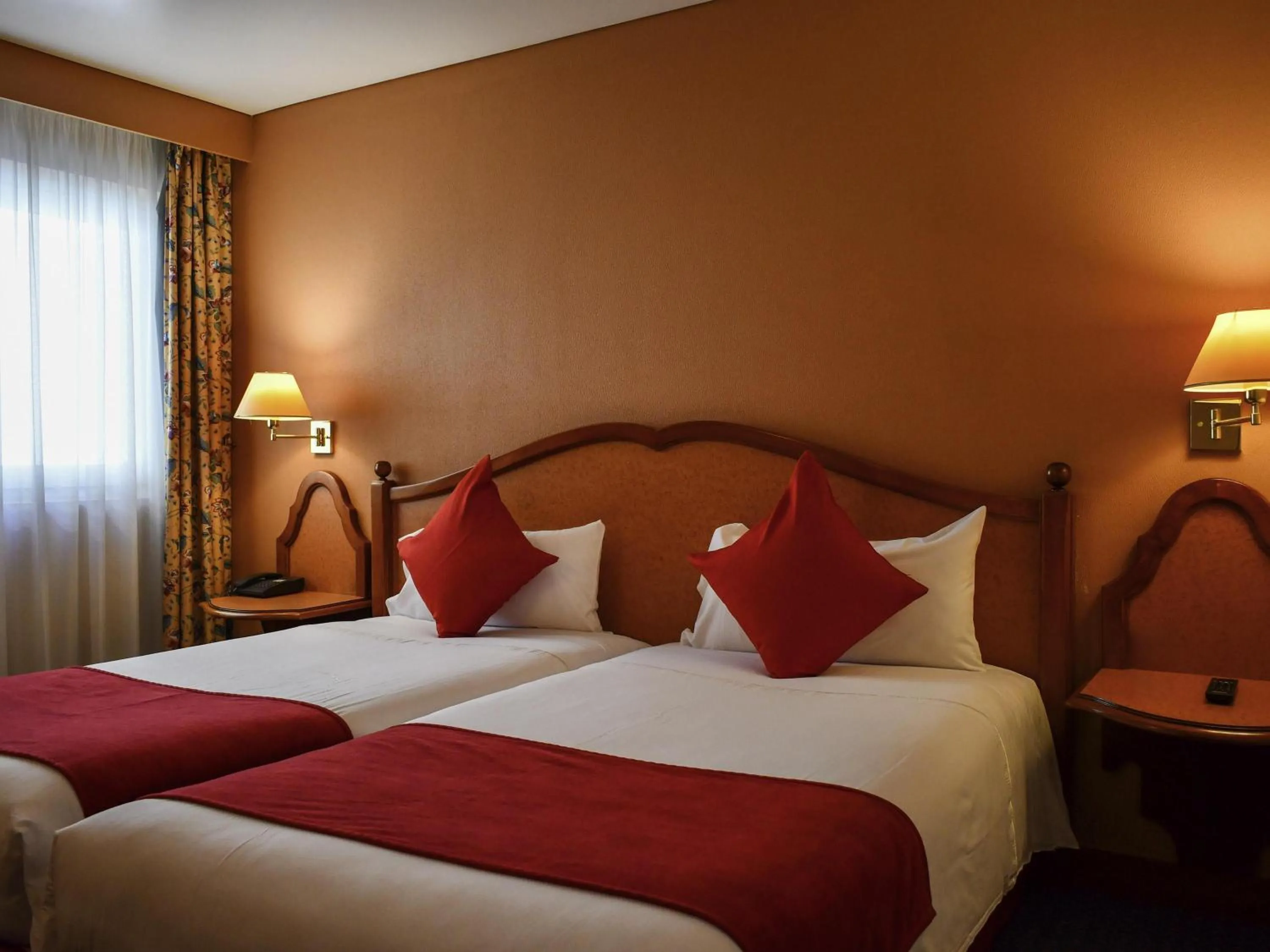 Superior Twin Room in Mercure Andorra