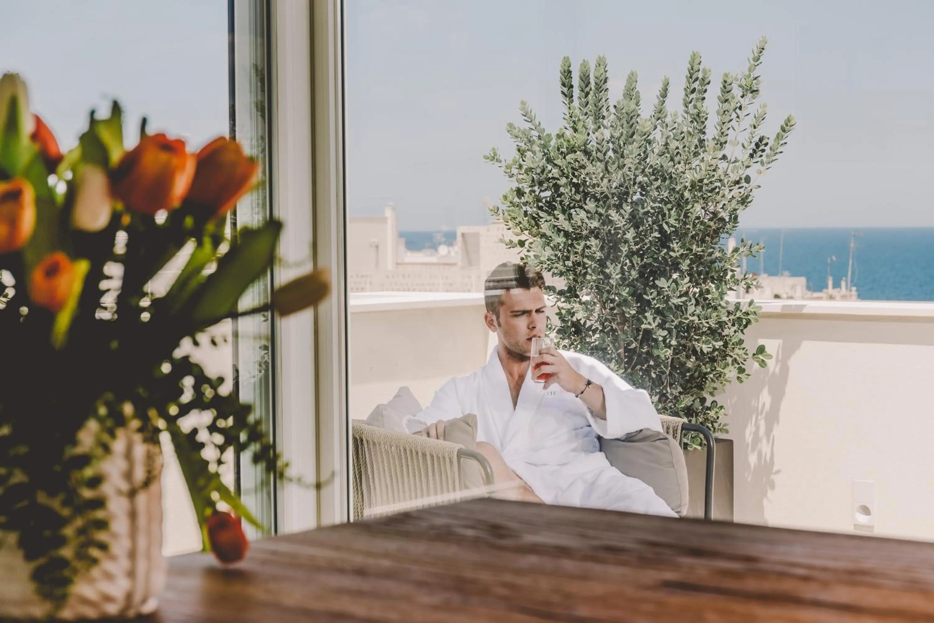 Two-Bedroom Suite with Sea View in Suite 10 Home Design & Spa