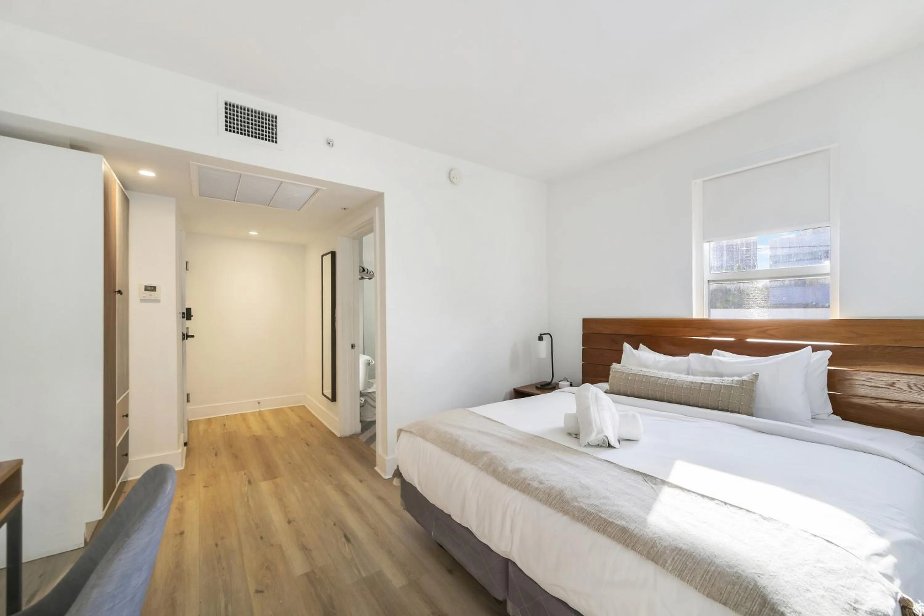 Accessible King Room (Self Check-in) in The Meridian Hotel by At Mine Hospitality