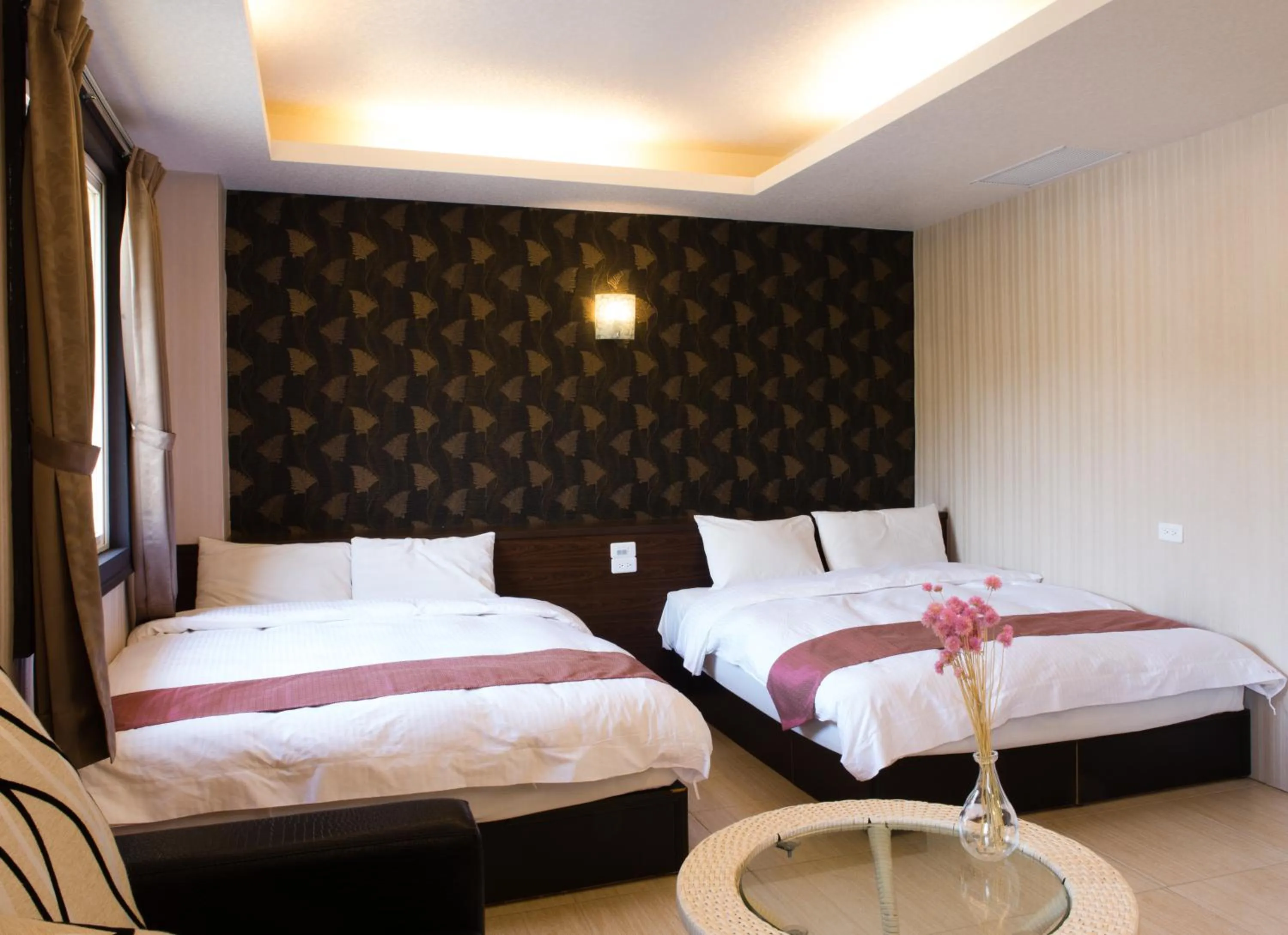 Quadruple Room with Mountain View in Dajenshan Hotel