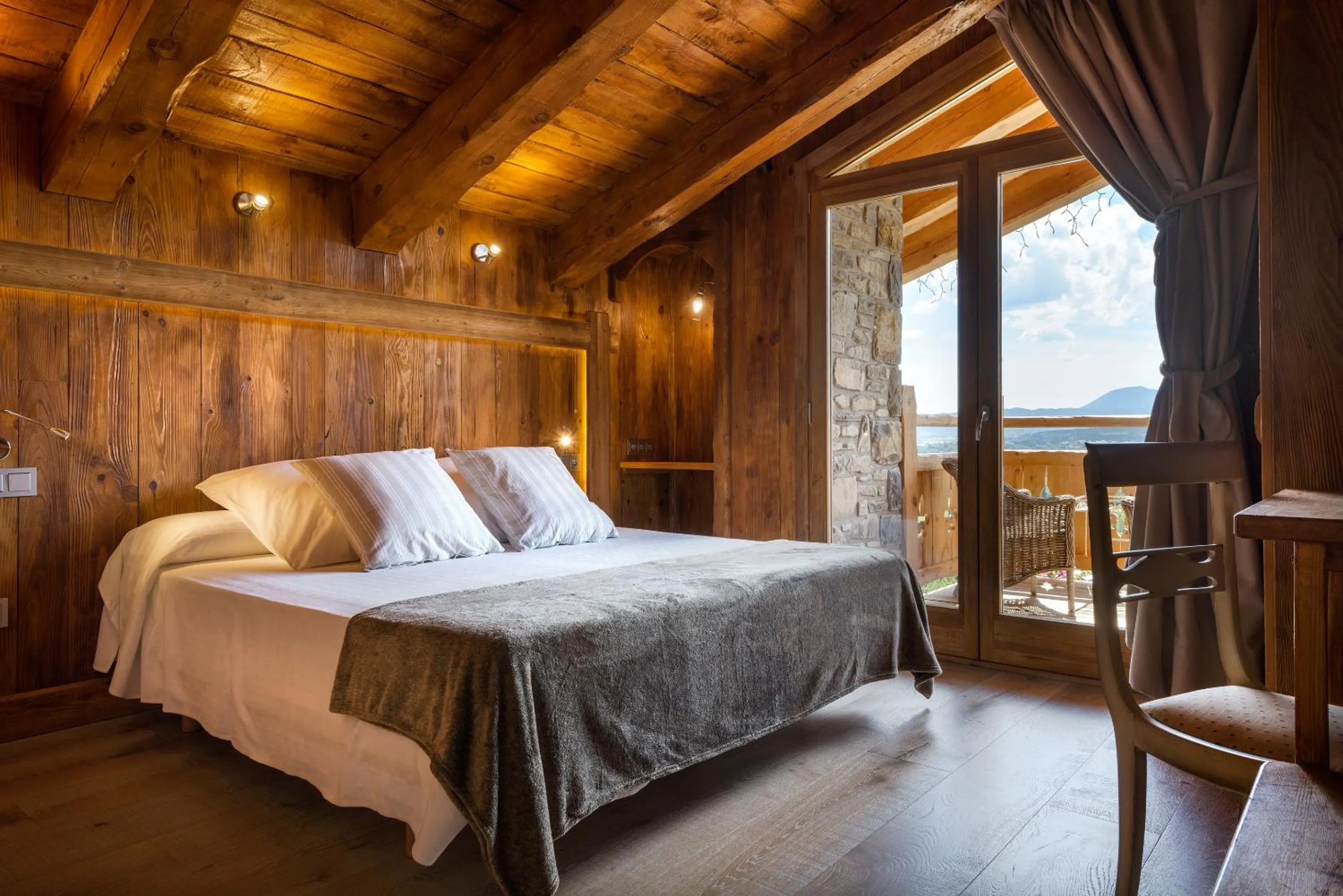 Superior Double or Twin Room with Terrace in Hotel Viñas de Lárrede