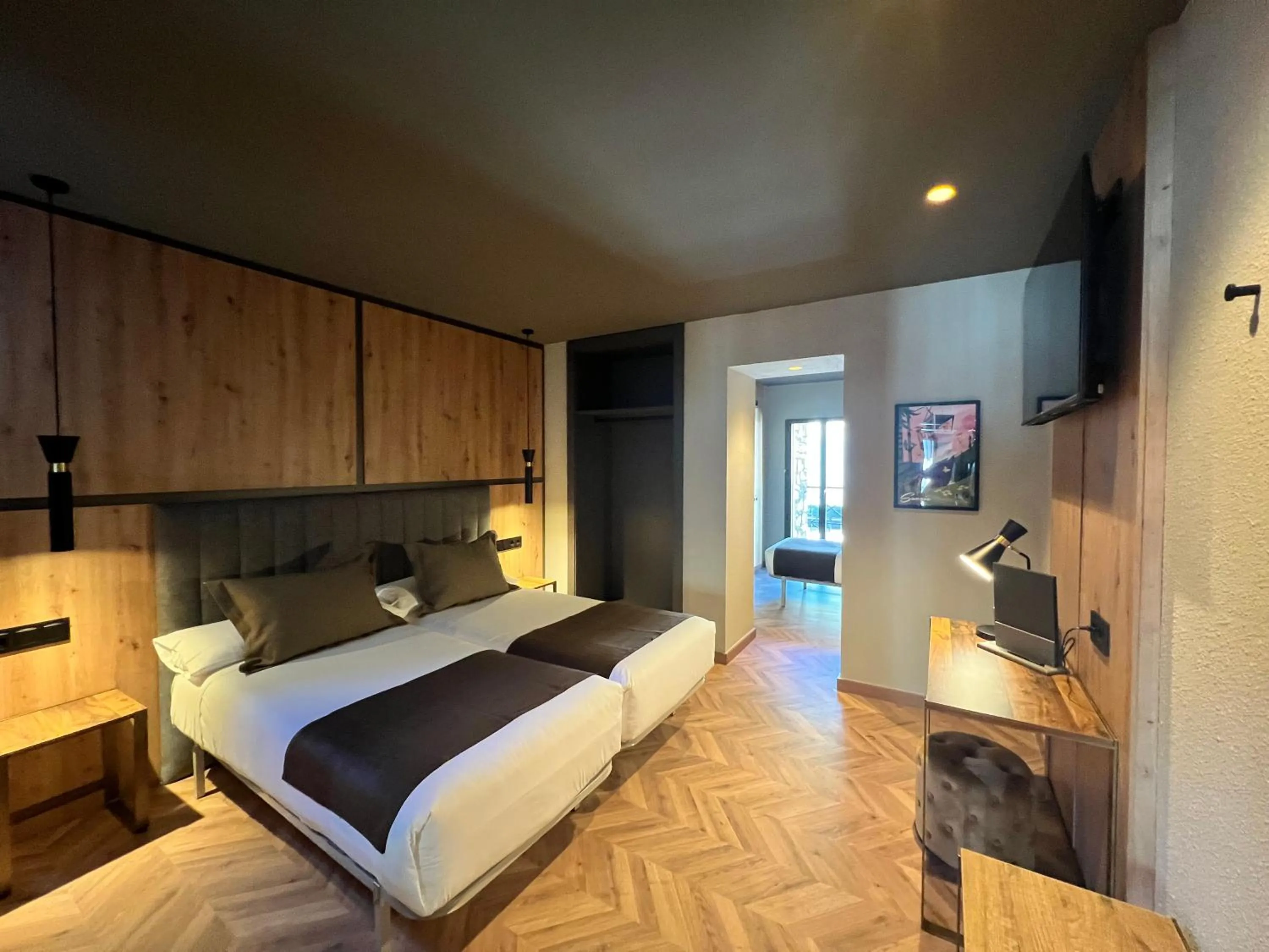 Quadruple Room in Yomo Petit Paris