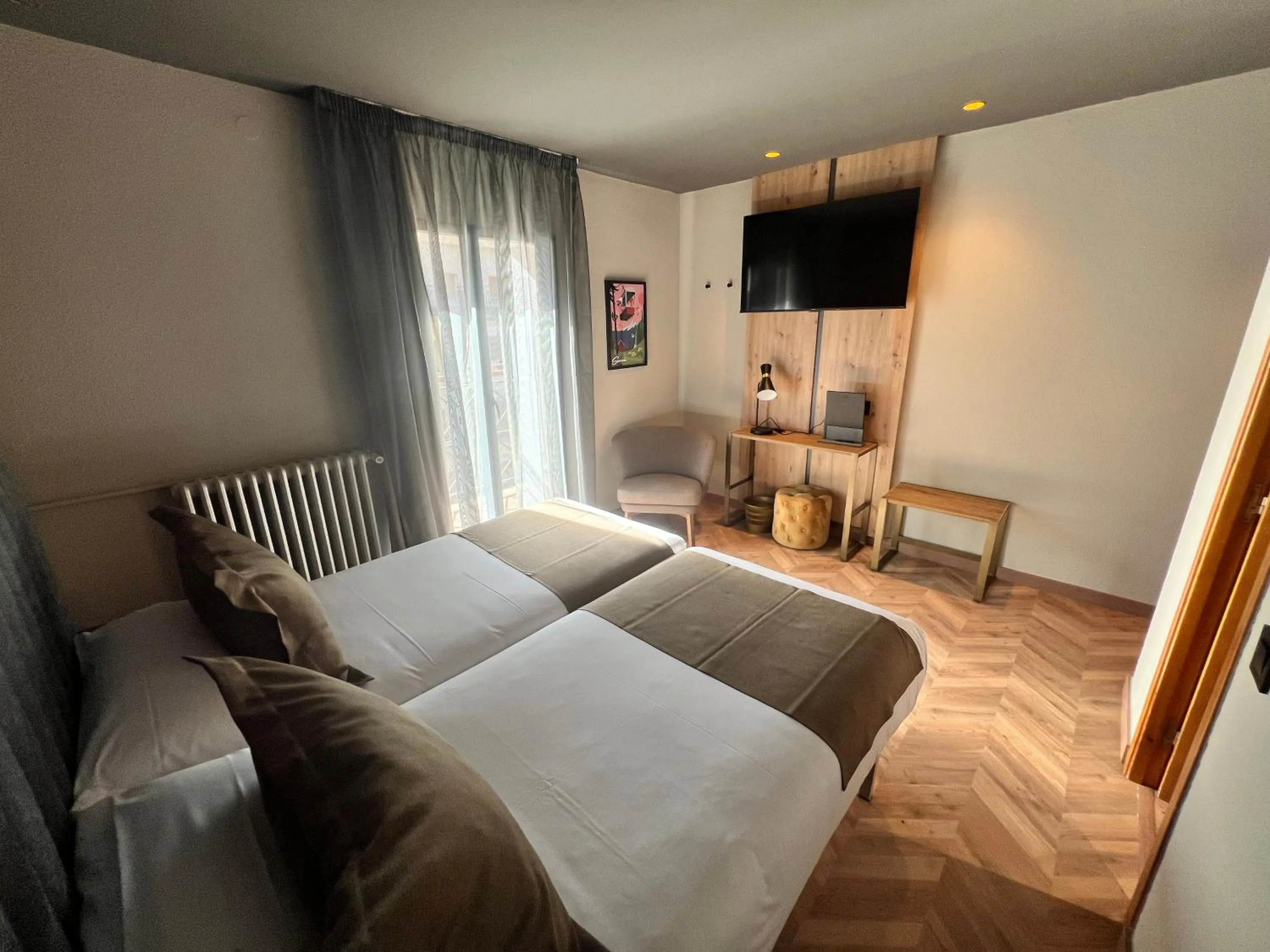 Twin Room - single occupancy in Yomo Petit Paris
