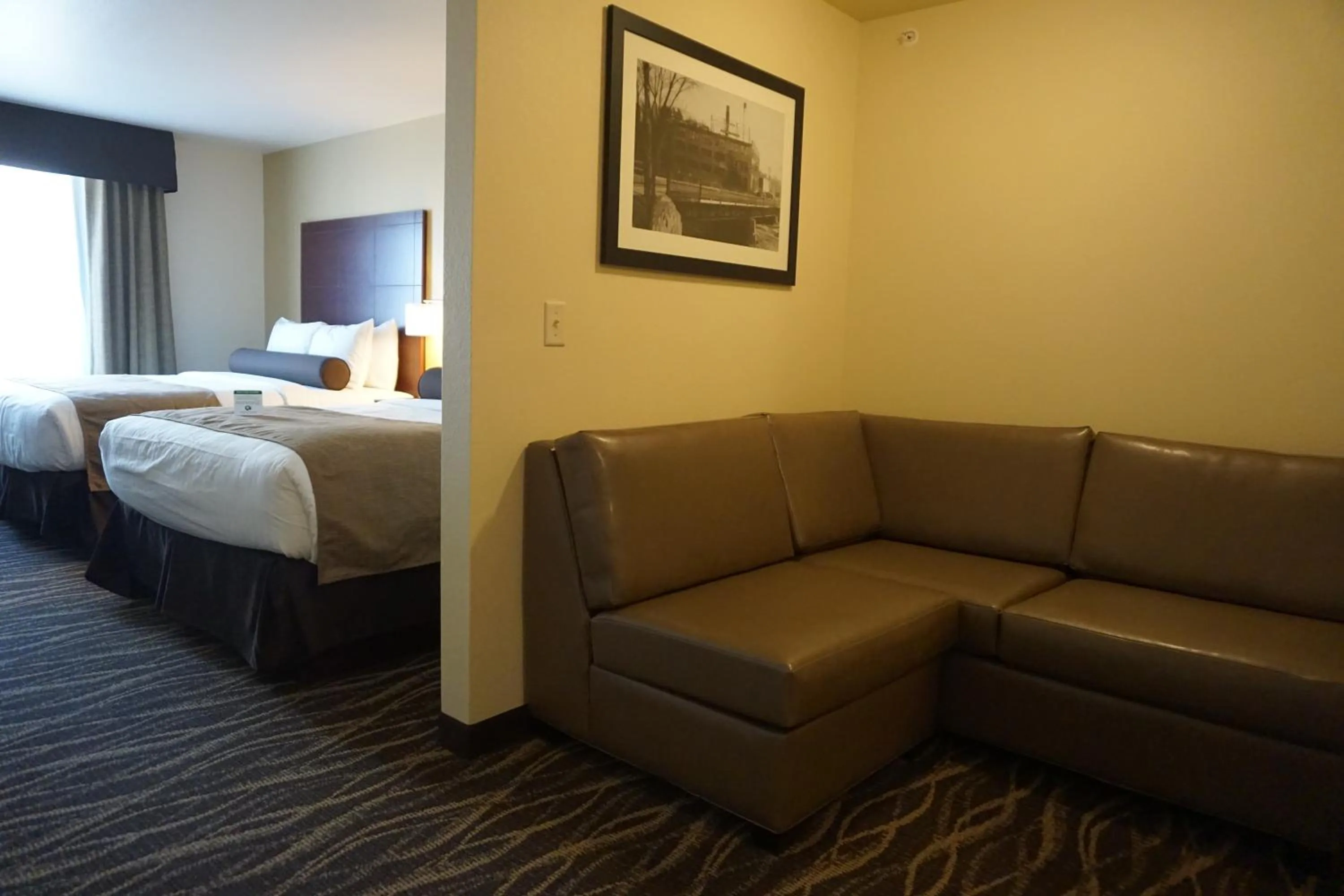 Deluxe Queen Suite in Cobblestone Hotel & Suites - Chippewa Falls