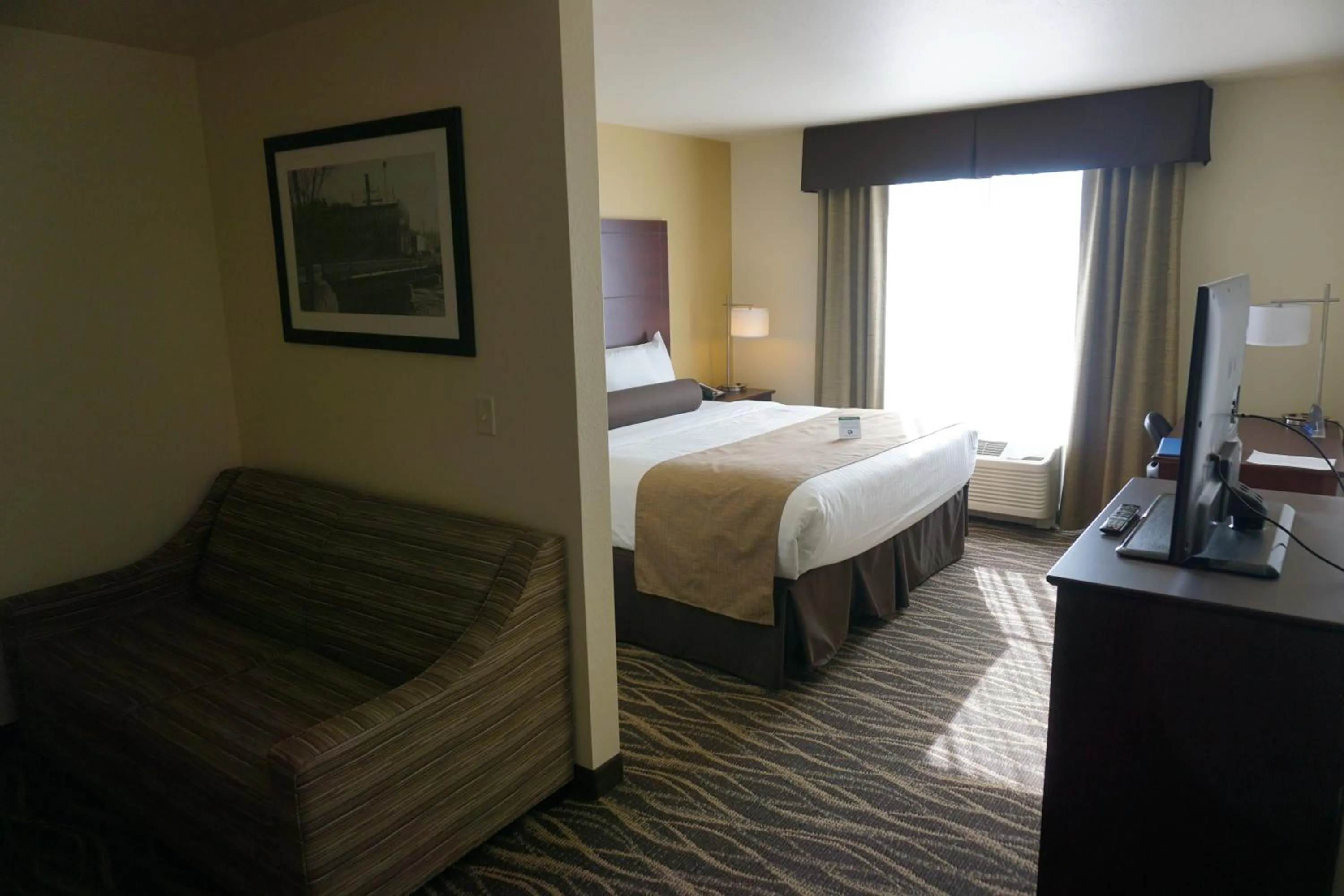 Deluxe King Suite in Cobblestone Hotel & Suites - Chippewa Falls