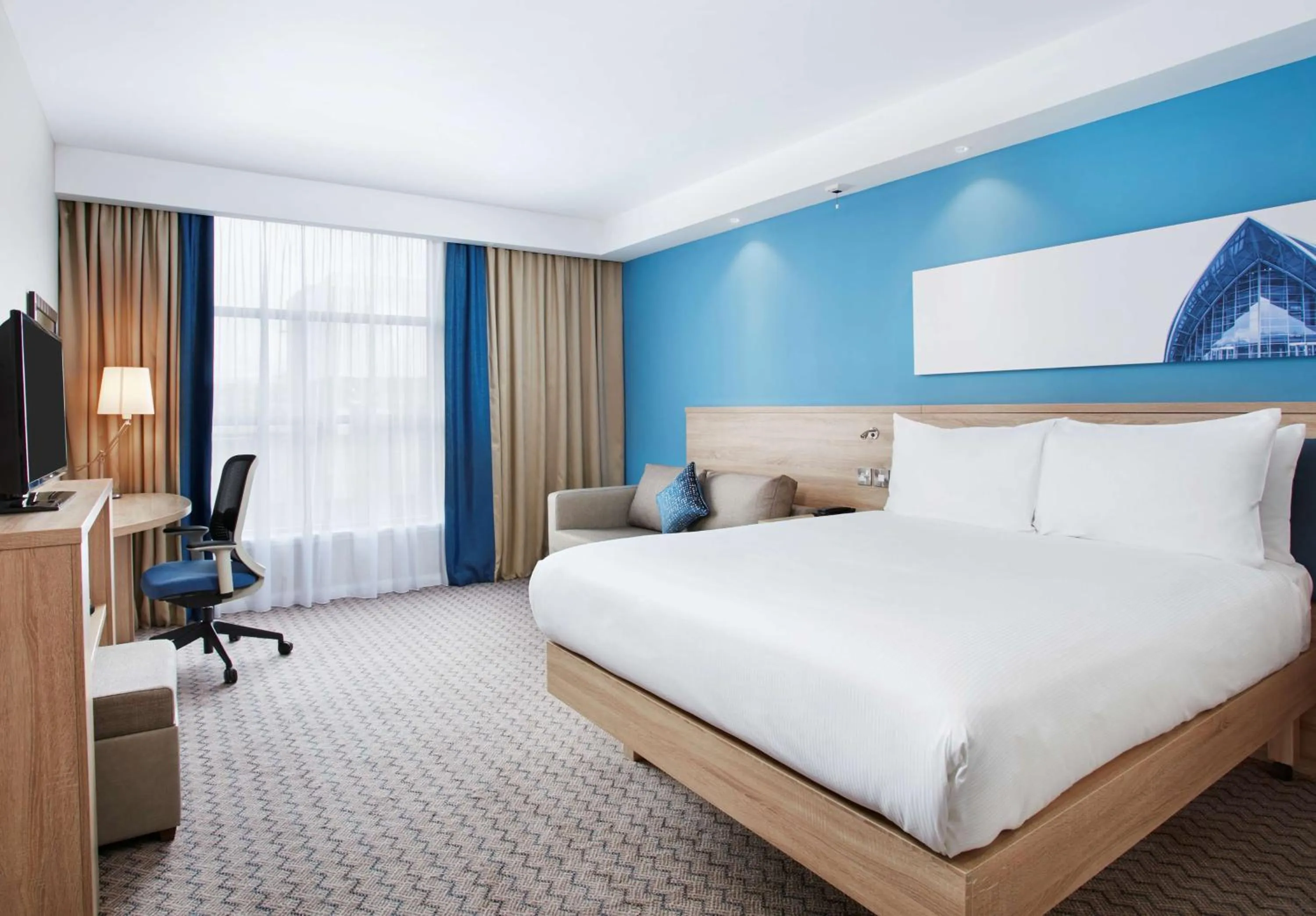 Queen Room - Mobility Access in Hampton by Hilton Glasgow Central