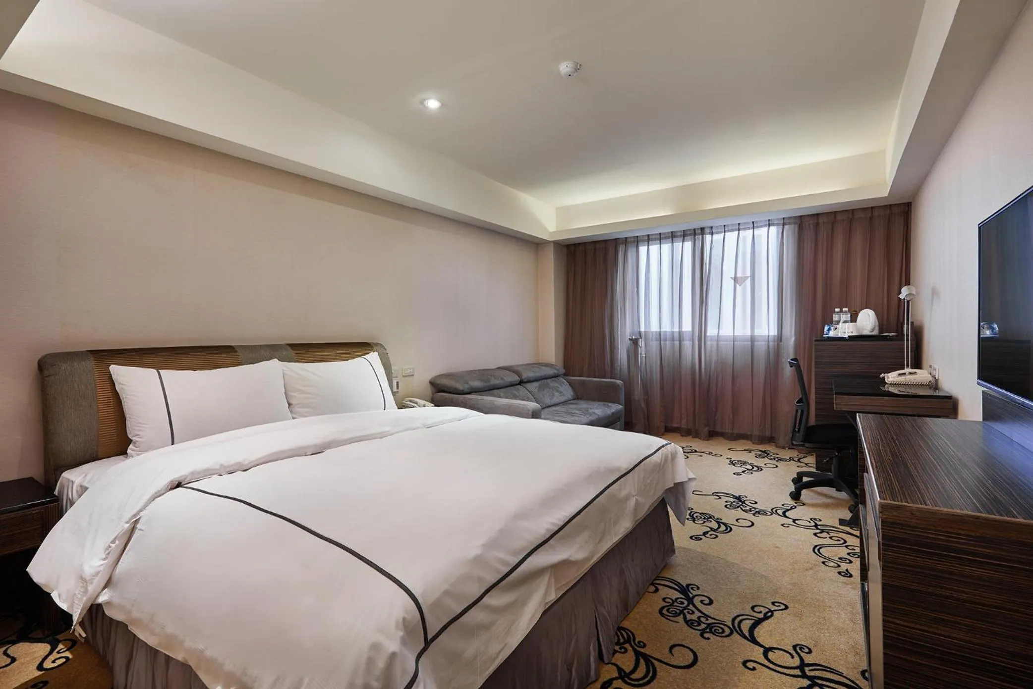 Deluxe Double Room with Bath in K Hotel Taipei