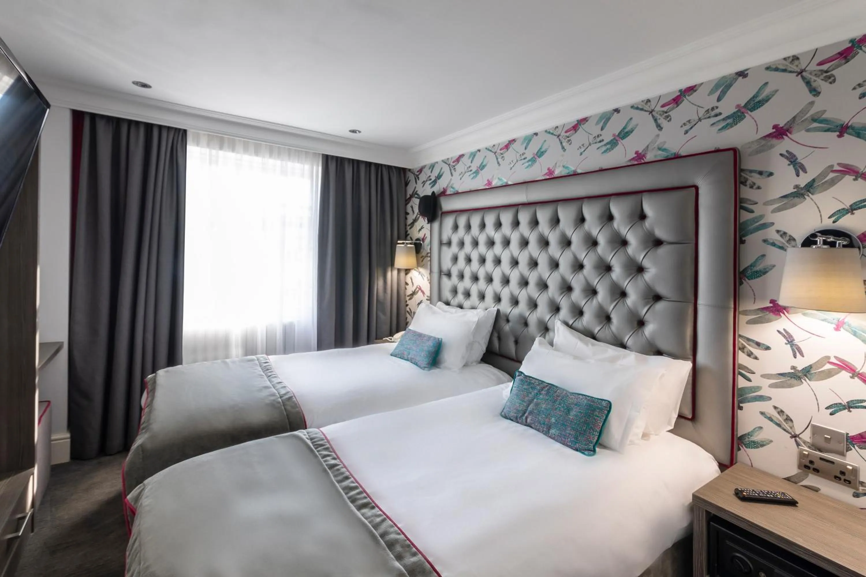 Standard Twin Room in The Beverley Hotel London - Victoria