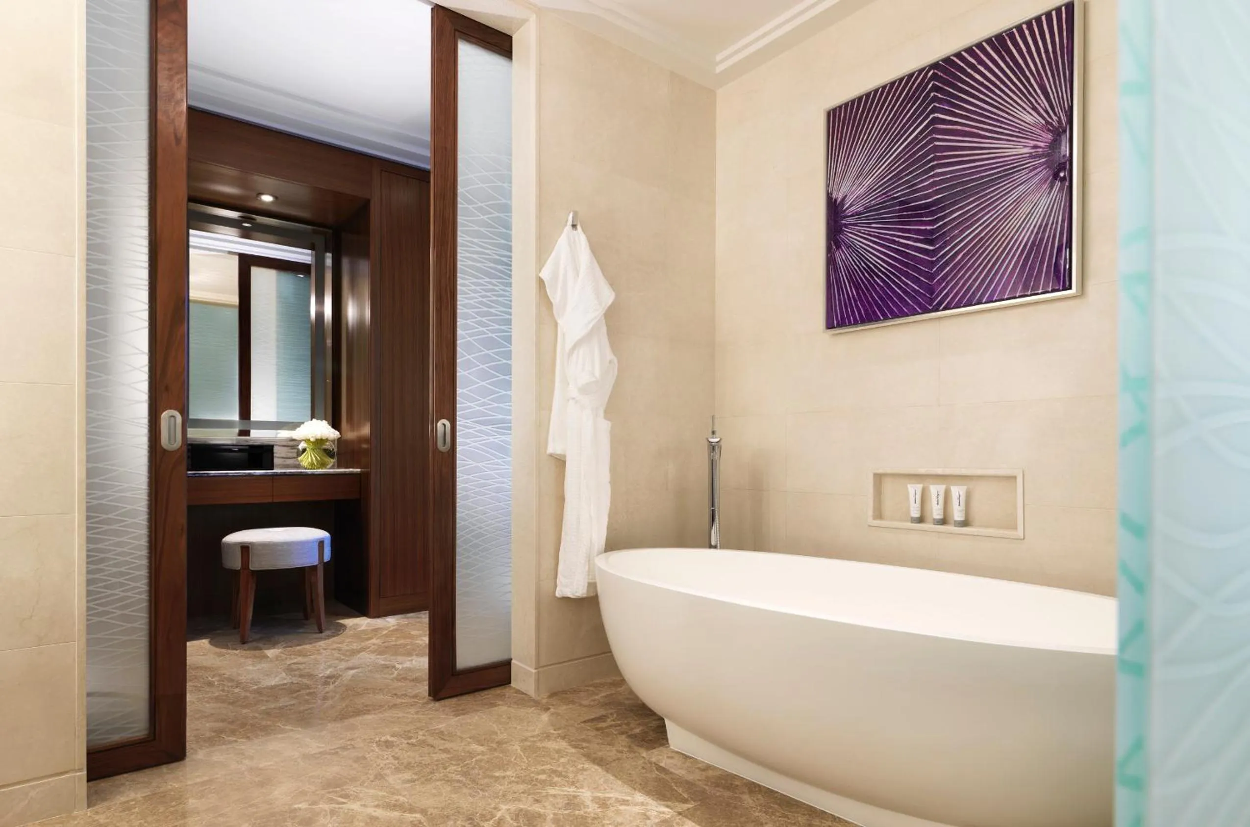 Deluxe Waterfront King Room in Four Seasons Hotel Abu Dhabi at Al Maryah Island