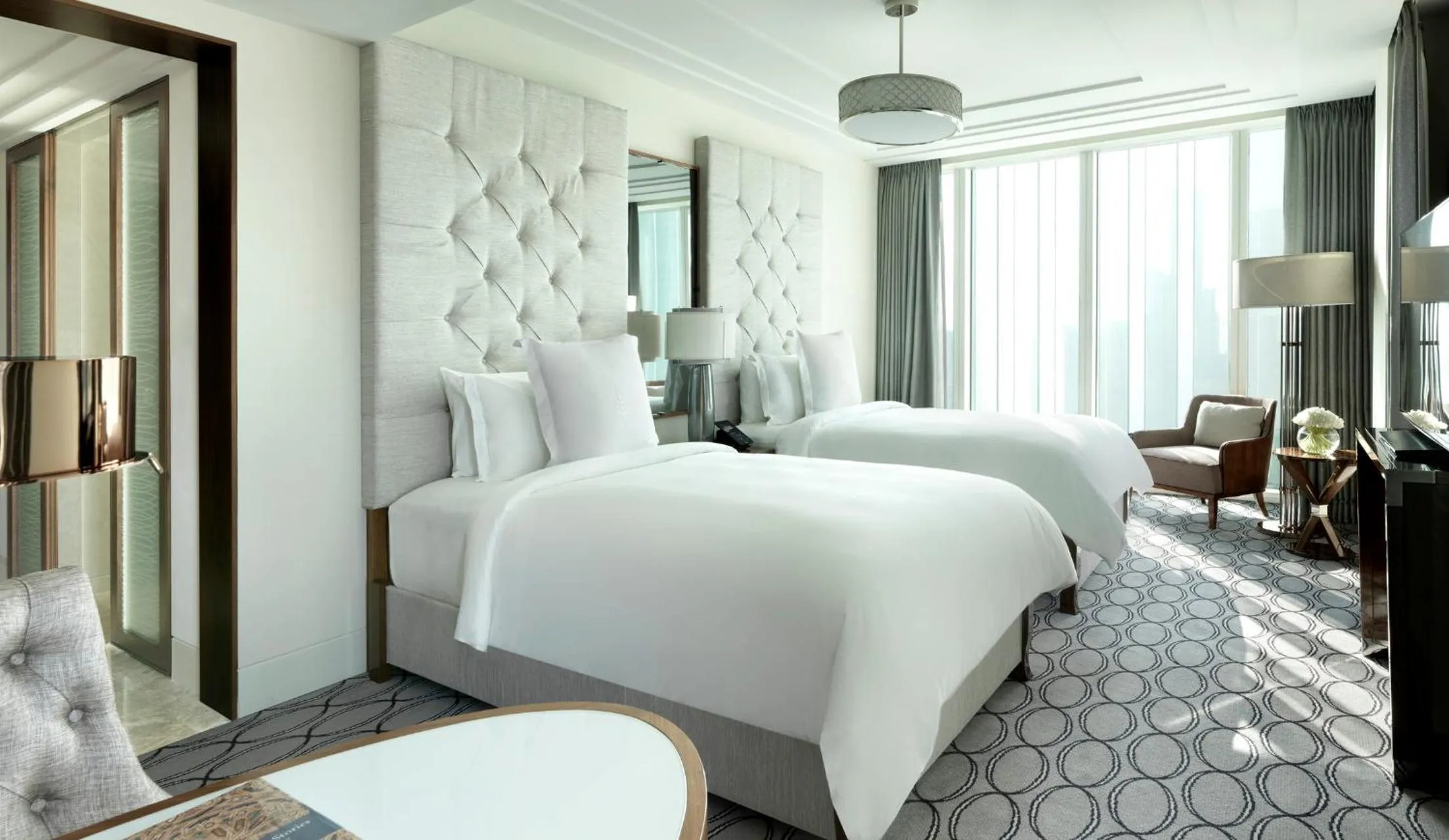 Deluxe Waterfront Twin Room in Four Seasons Hotel Abu Dhabi at Al Maryah Island