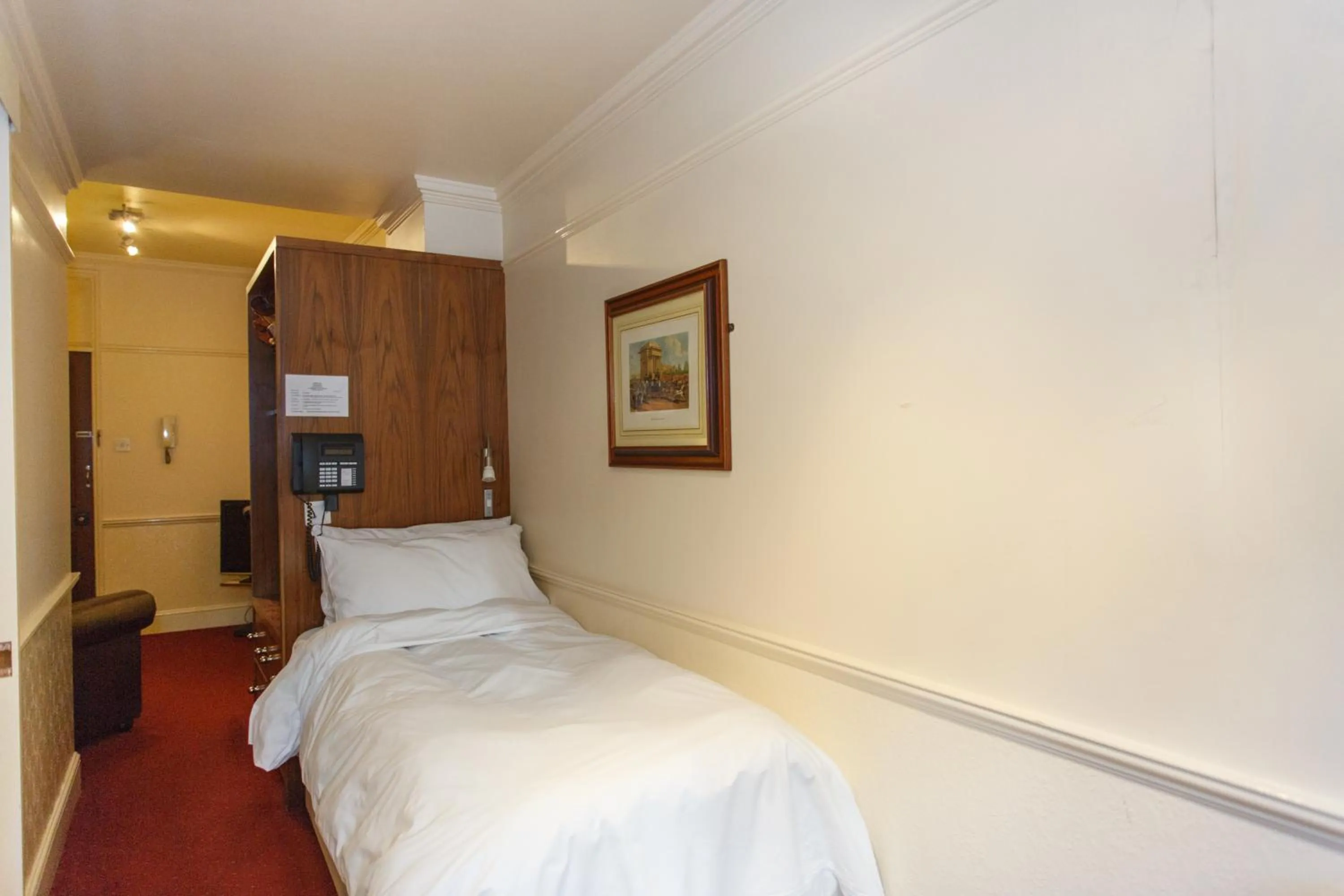 Single Room in Morgan Hotel