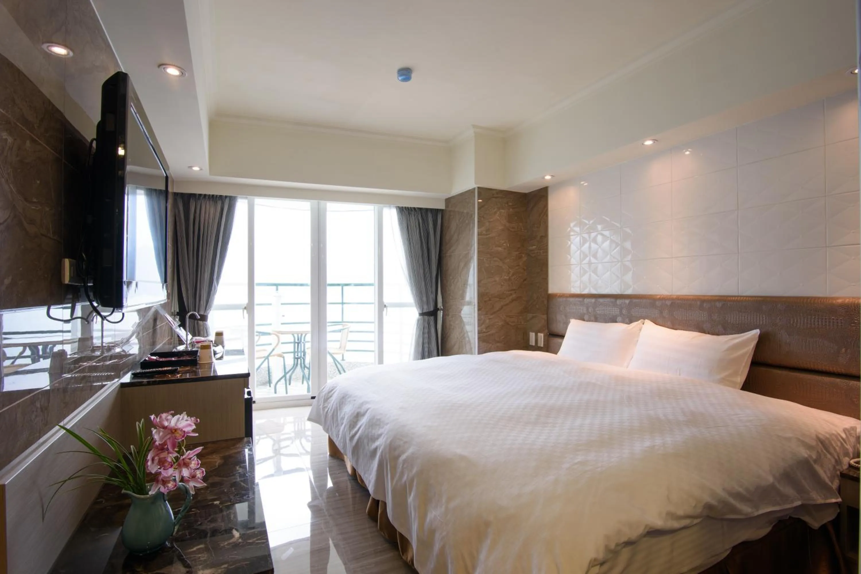 Double Room with Lake View in Shui Sha Lian Hotel