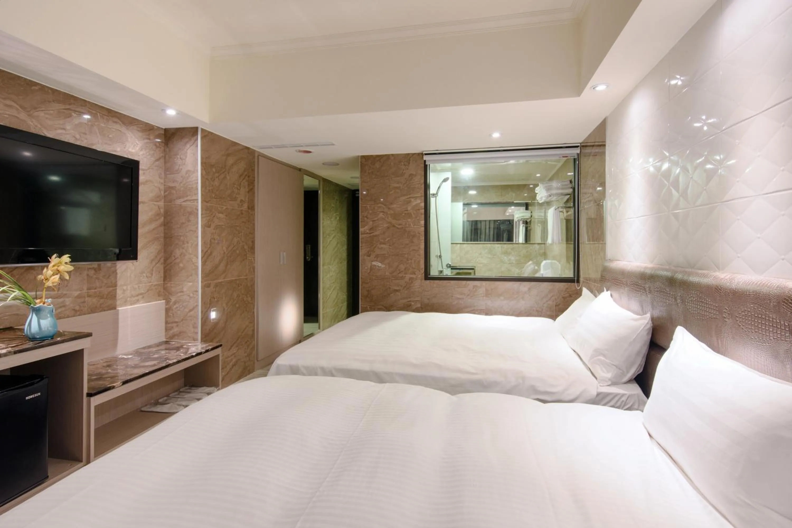 Quadruple Room with Street View in Shui Sha Lian Hotel