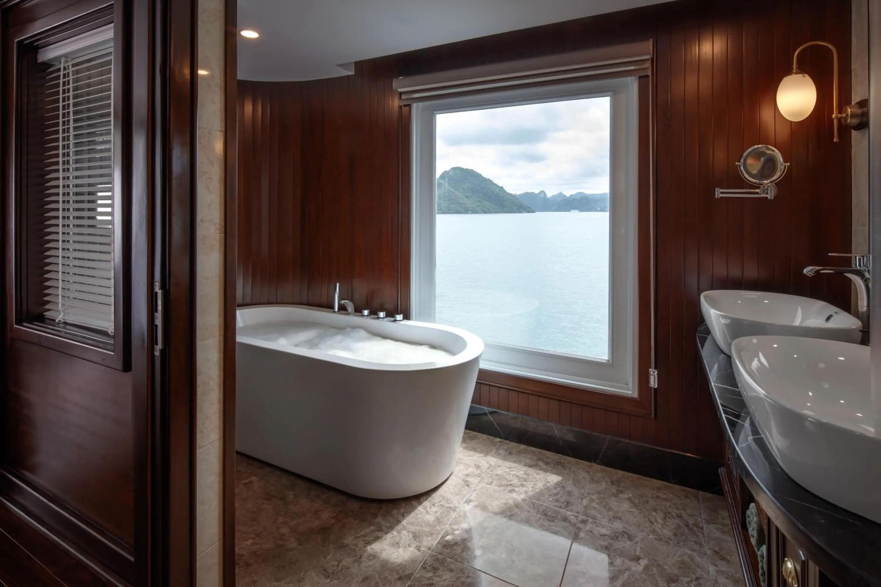Suite with Terrace Captain View 2 Day 1 Night Package in Paradise Elegance Cruise Halong