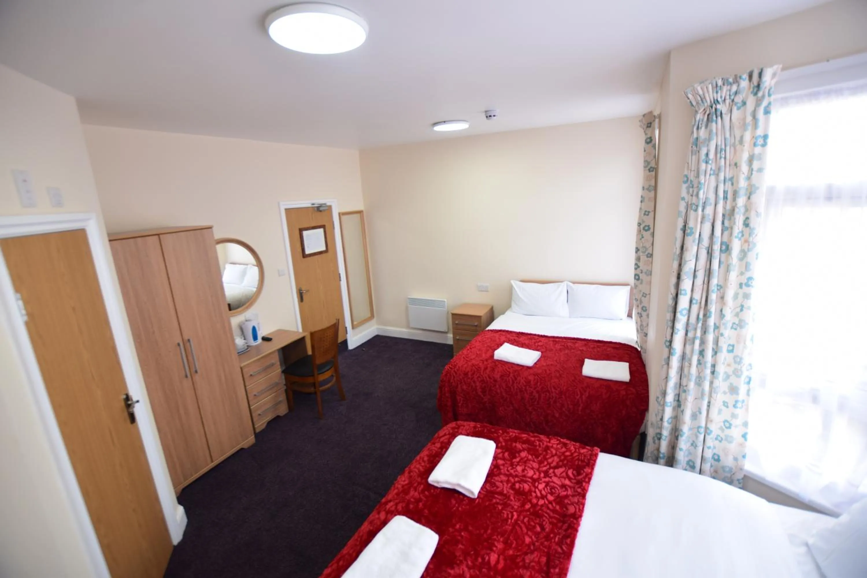 Quadruple Room in Woodlands Lodge Ilford