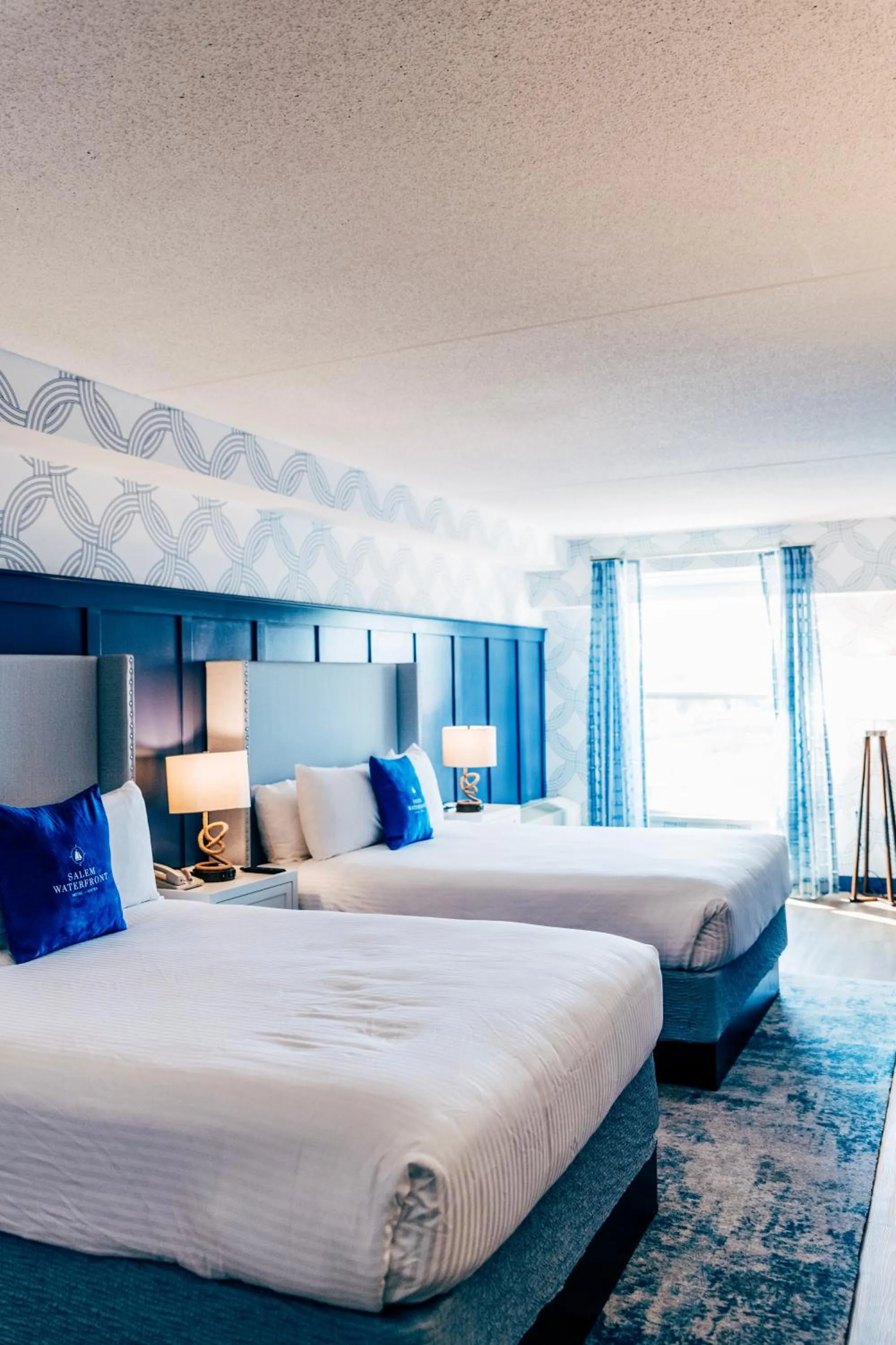 Deluxe Queen Room in Salem Waterfront Hotel & Suites