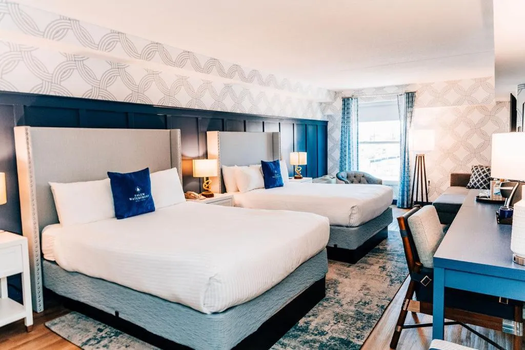 Superior Queen Room in Salem Waterfront Hotel & Suites