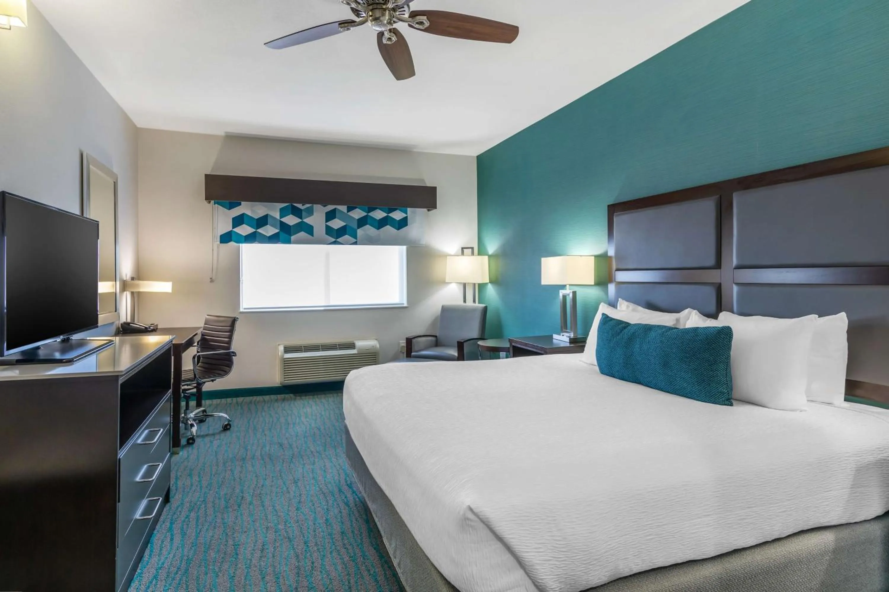 King Room - Non-Smoking in Best Western Plus Taft Inn