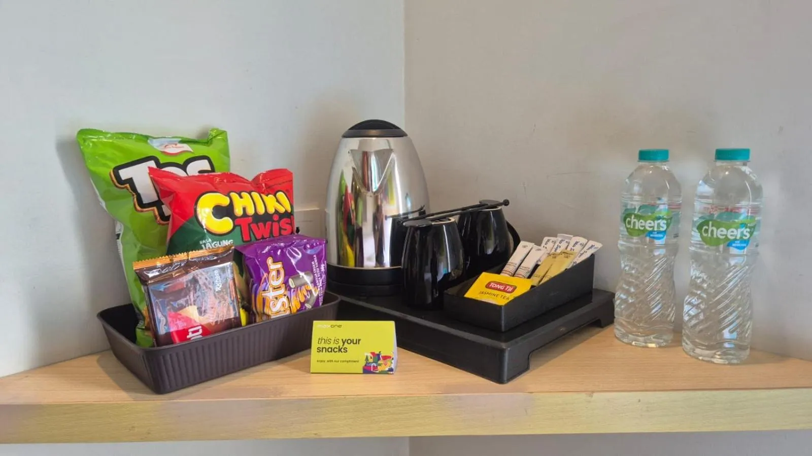 Happiness Queen Bed (Non-Smoking Room) in MaxoneHotels at Kramat