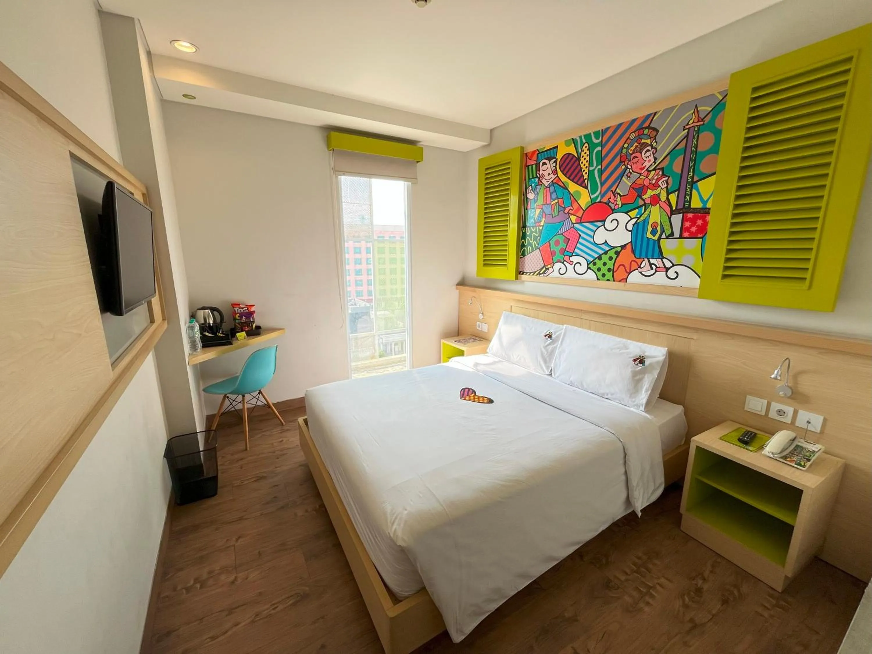 Happiness Queen Bed (Non-Smoking Room) in MaxoneHotels at Kramat